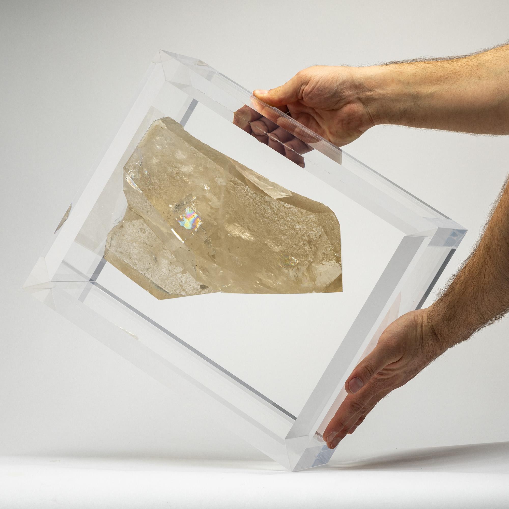Messicano Quarzo bianco  montata su una base in acrilico dal design originale in vendita