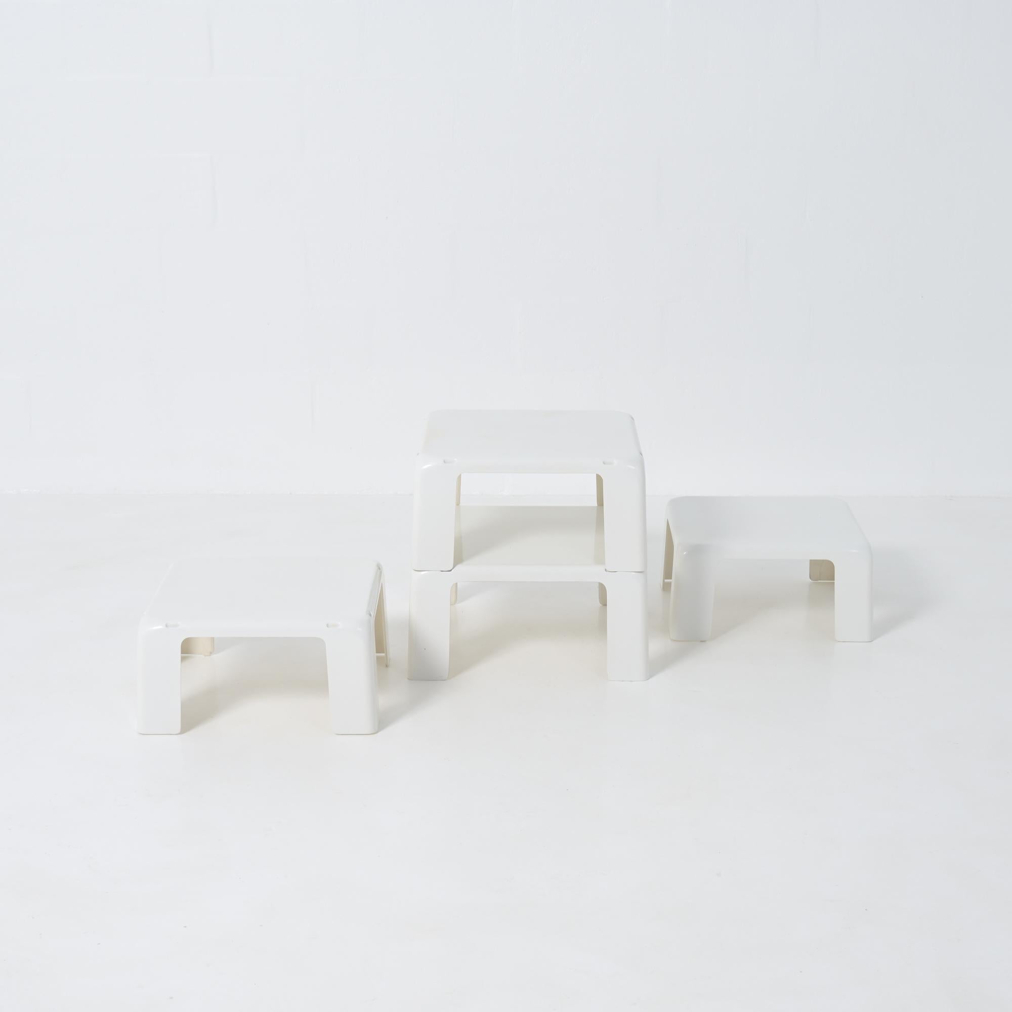 Plastic White Quattro Gatti by Mario Bellini for B&B Italia For Sale