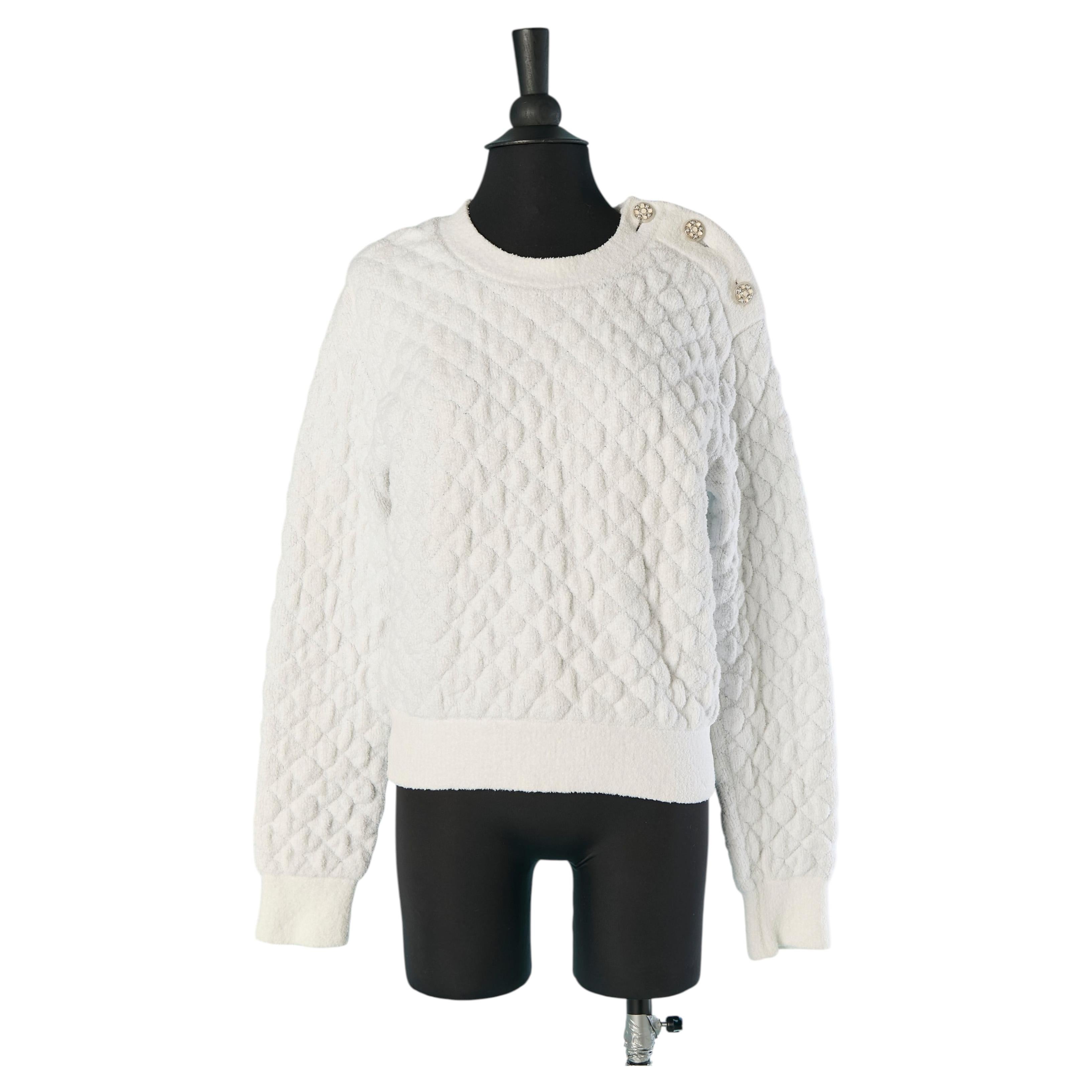 Weißer gesteppter Strickpullover CHANEL im Angebot