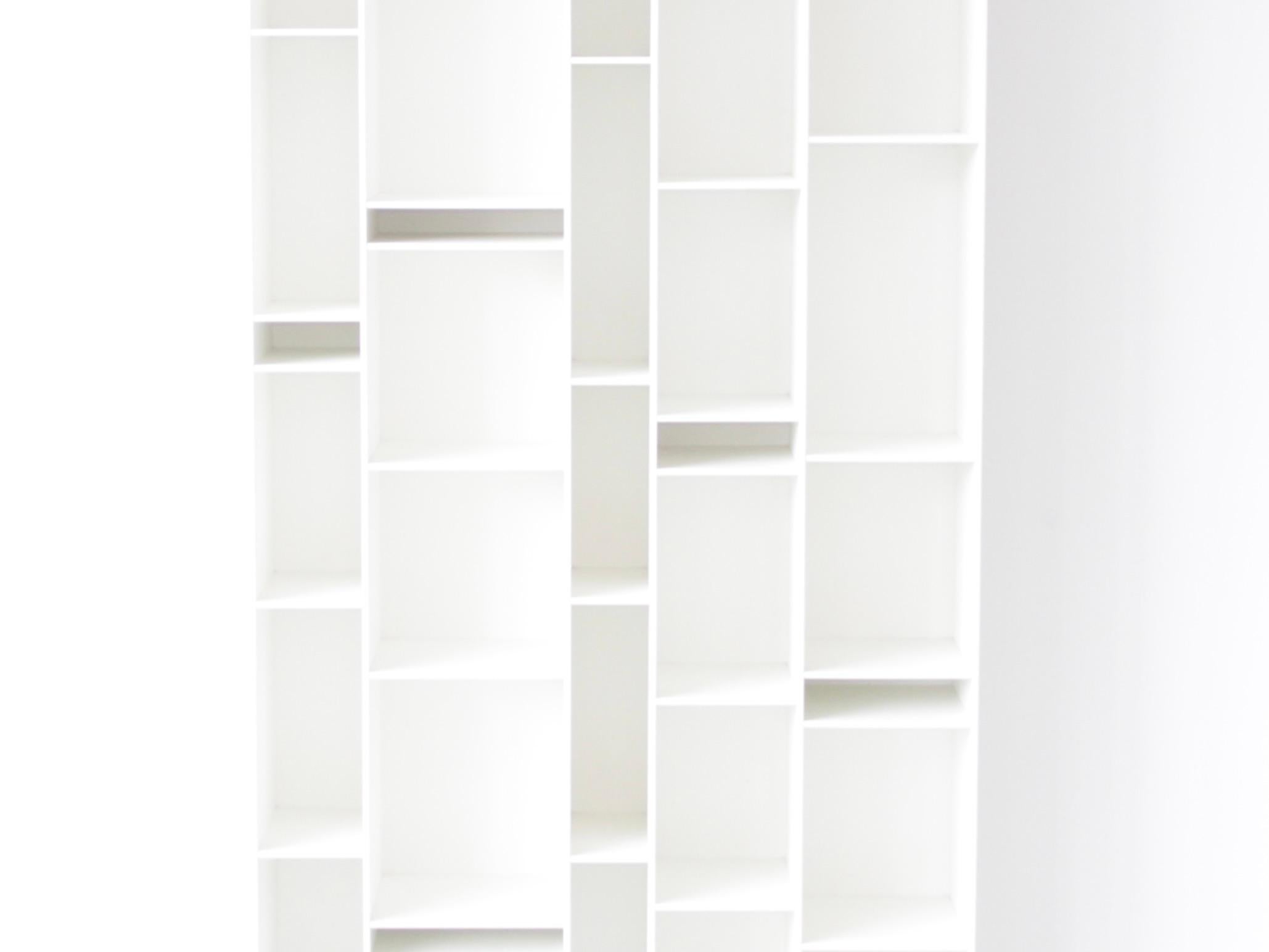 Scaffale Ramdom bianco di Neuland Industriedesign per MDF Italia

Premiata in numerose occasioni - Elle Decoration International Design Award 2006, Wallpaper Design Awards (categoria Librerie) 2006, Design Week Awards (categoria Furniture Design)