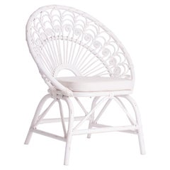 Fauteuil paon en rotin blanc et osier