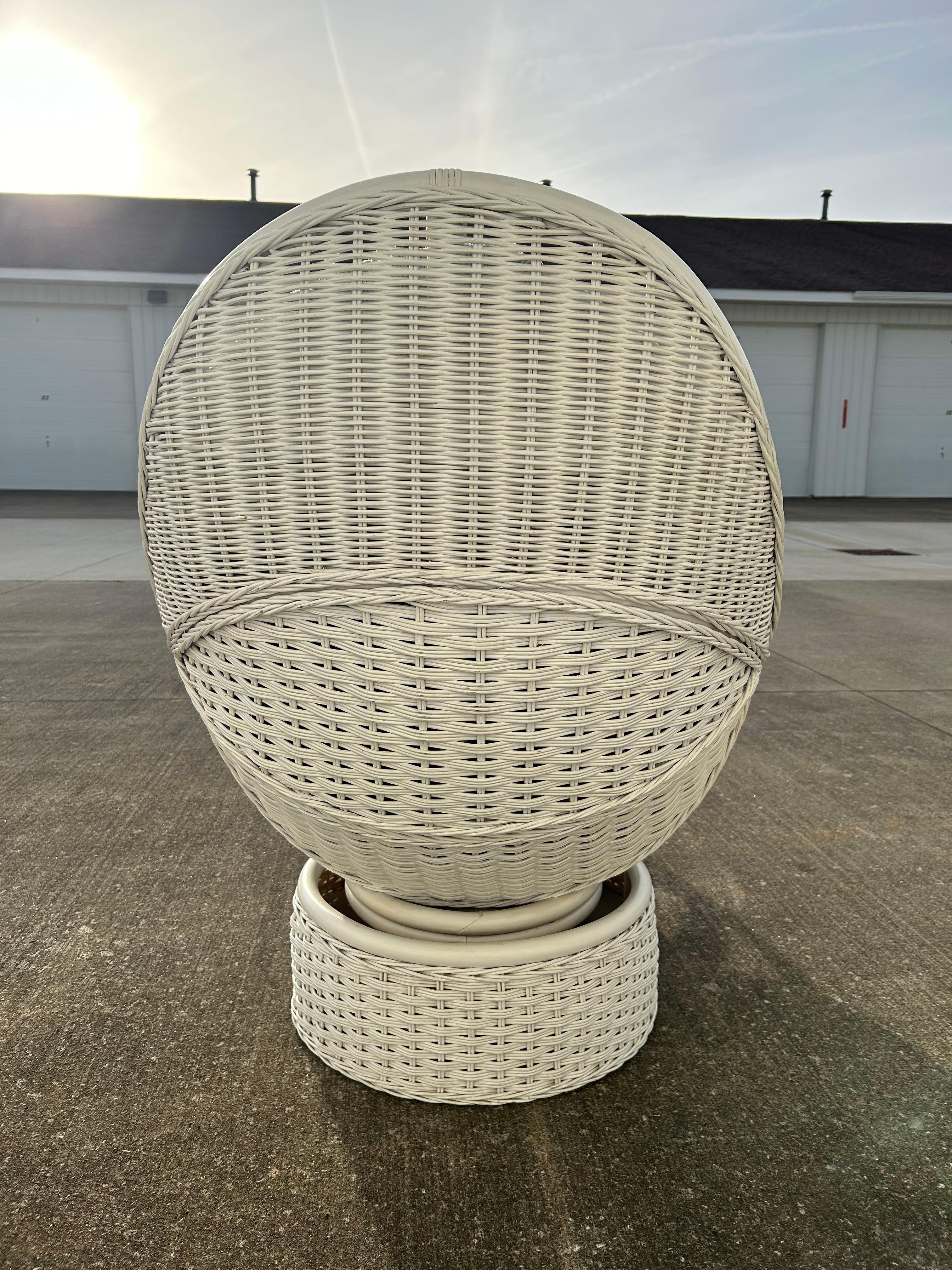 White Rattan Upholstered Swivel Egg Chair with Ottoman  For Sale 3