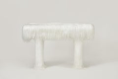 Weiße Rohkonsole aus weißem Ziegenleder mit Pelz-offiziellen Ausschnitten von Atelier V&F