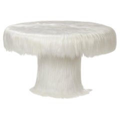 Weißer Rohtisch mit Ausschnitten aus Ziegenleder von Atelier V&F