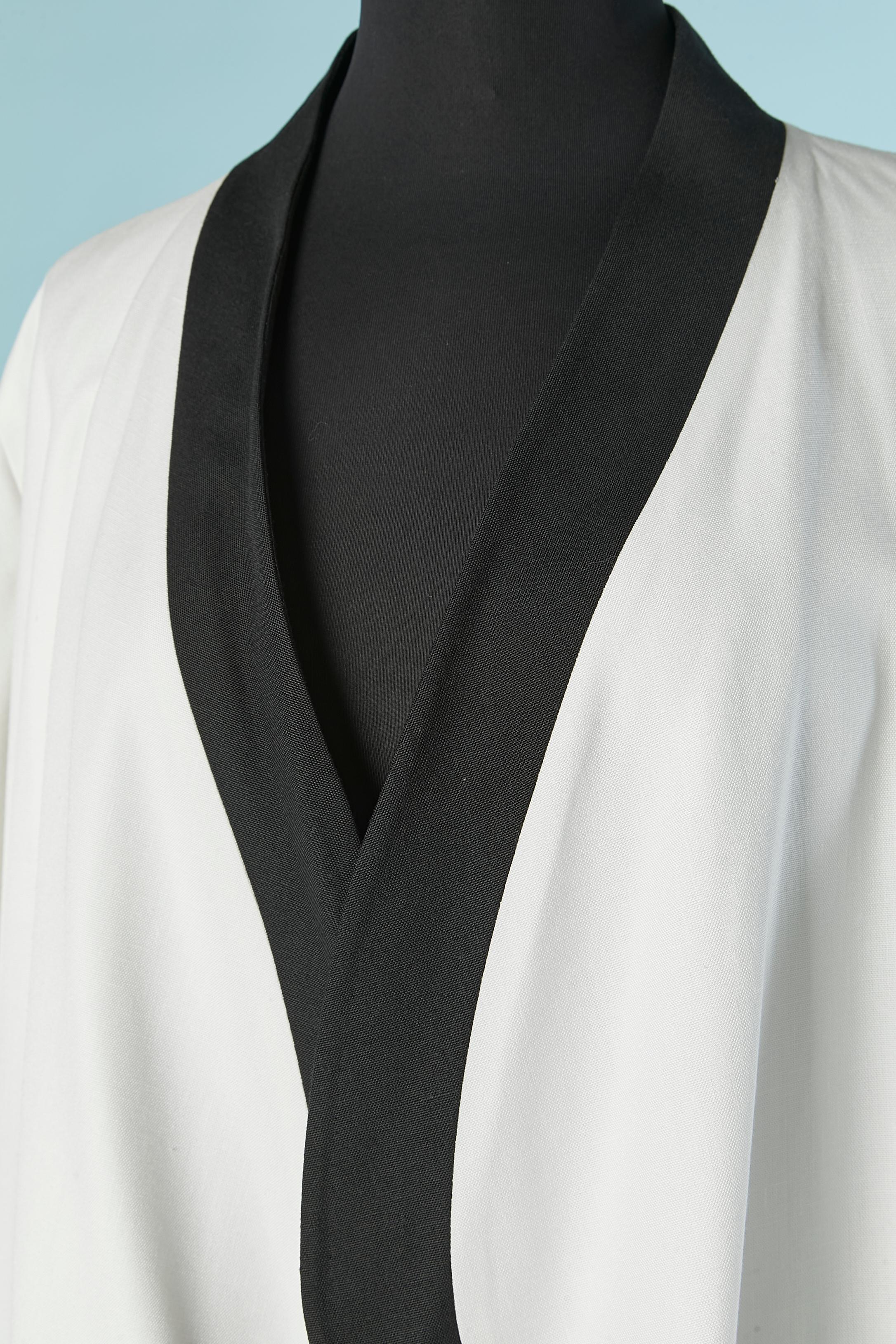 White rayon A line coat with black piping edge Pierre CARDIN Circa 1980's In Excellent Condition In Saint-Ouen-Sur-Seine, FR