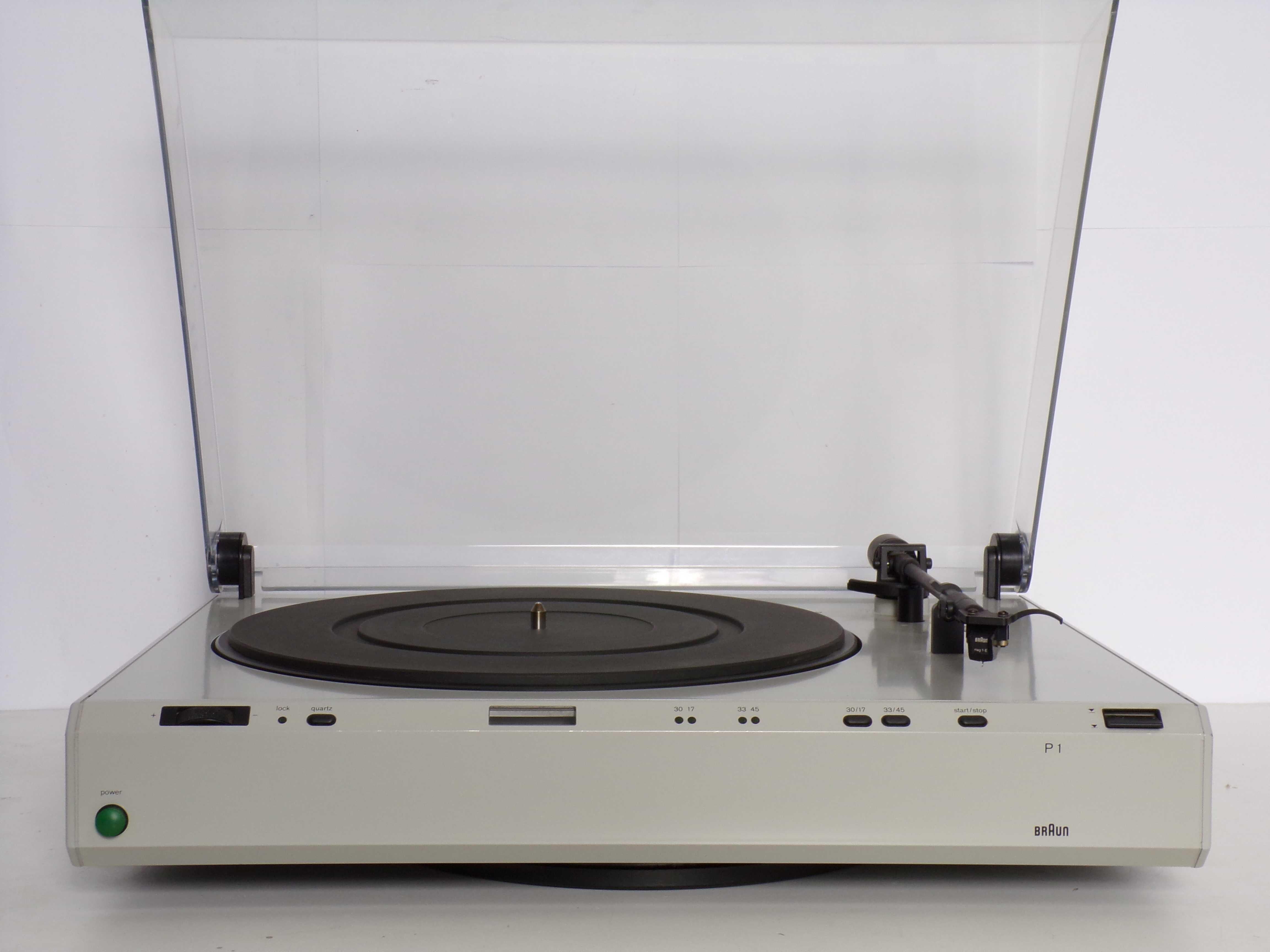 White record player Braun Atelier HiFi P1, designed by Dieter Rams for Braun, 1980. Very good state, runs without problems, sound is very good. Furthermore, the device was fully checked. Just light signs of usage. The cover has some scratches.