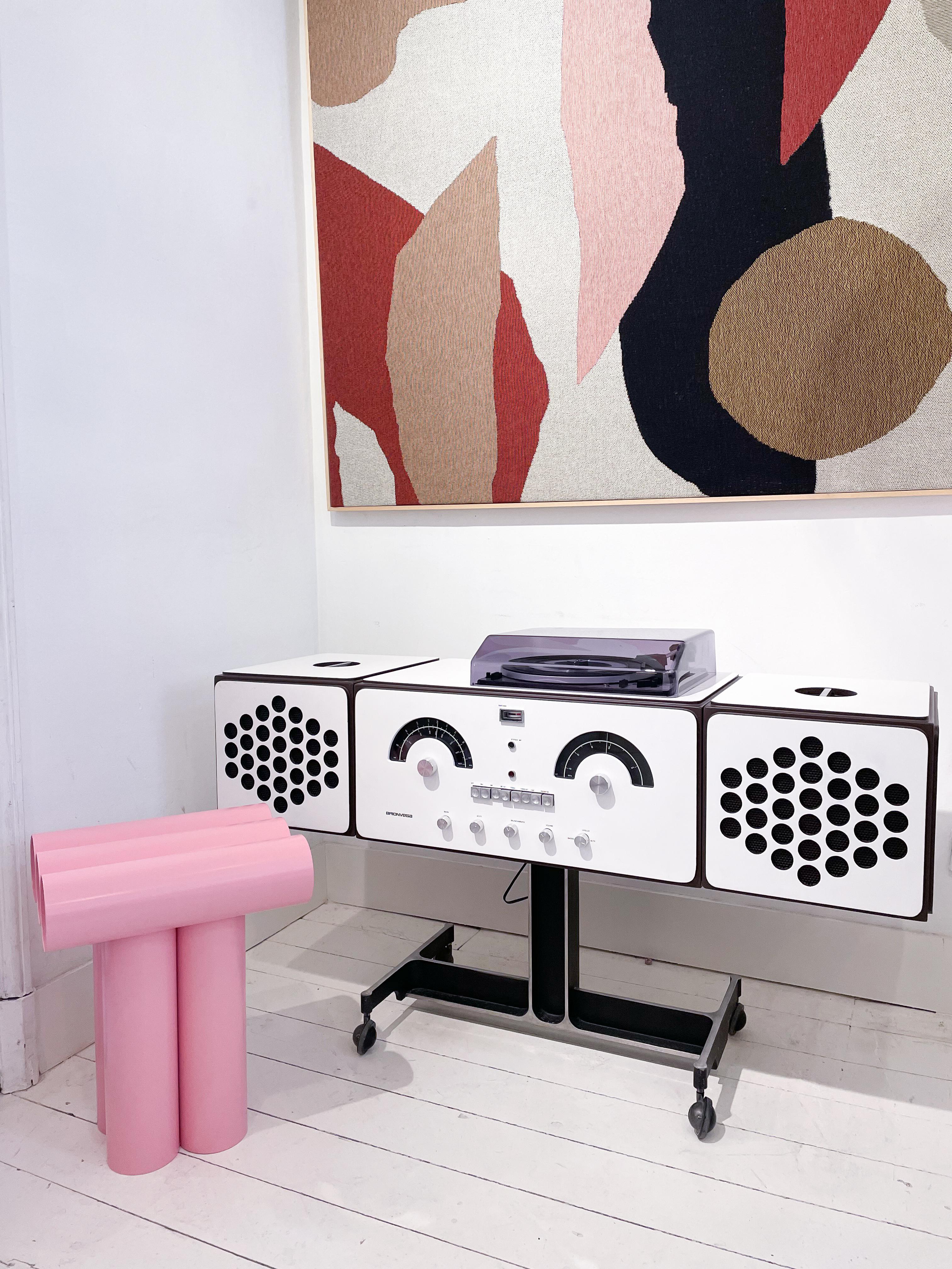 White Record Player Brionvega by Achille & Pier Giacomo Castiglioni, 1960s In Good Condition In Brussels, BE