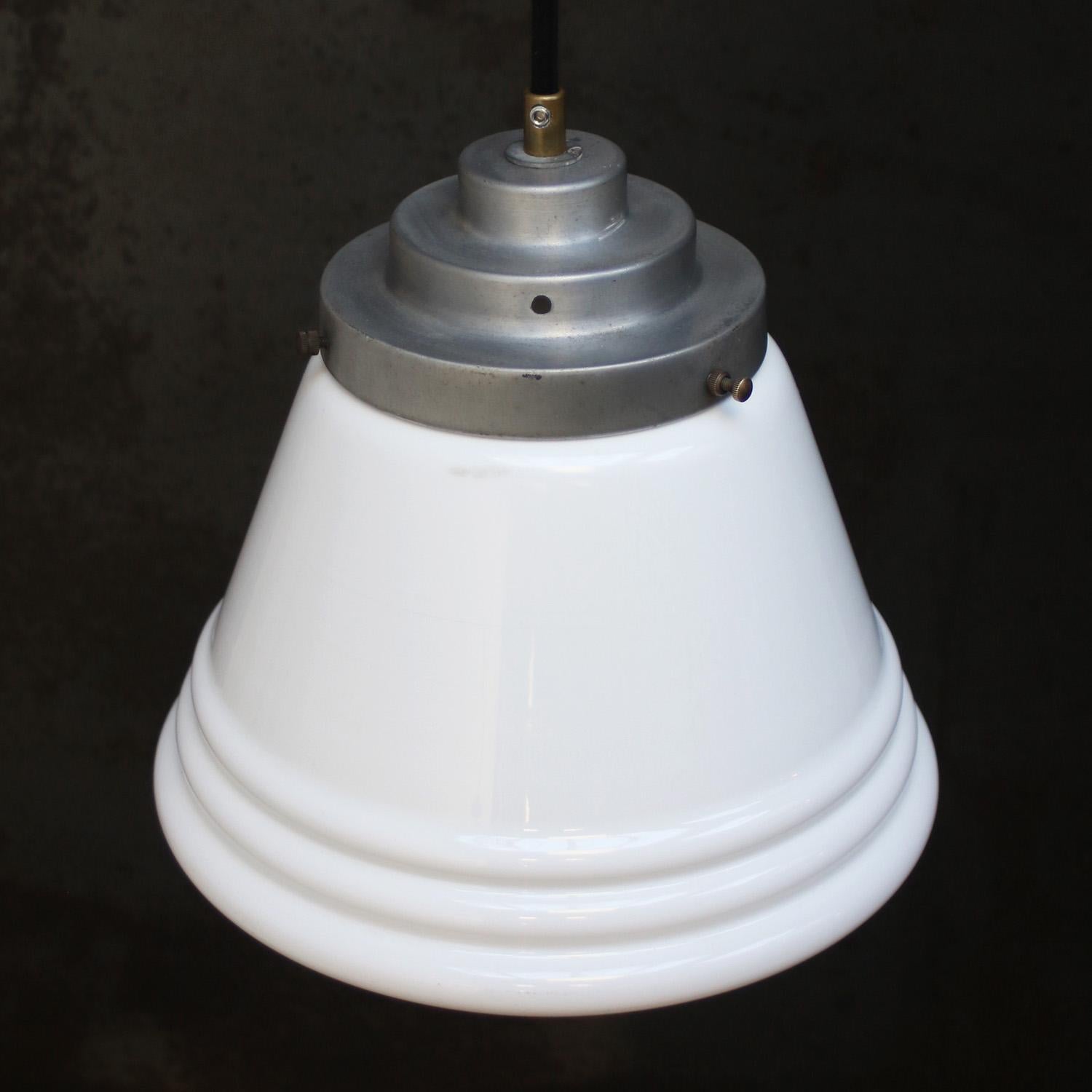 White Reeded Opaline Glass Pendant Lamps by Philips In Good Condition For Sale In Amsterdam, NL