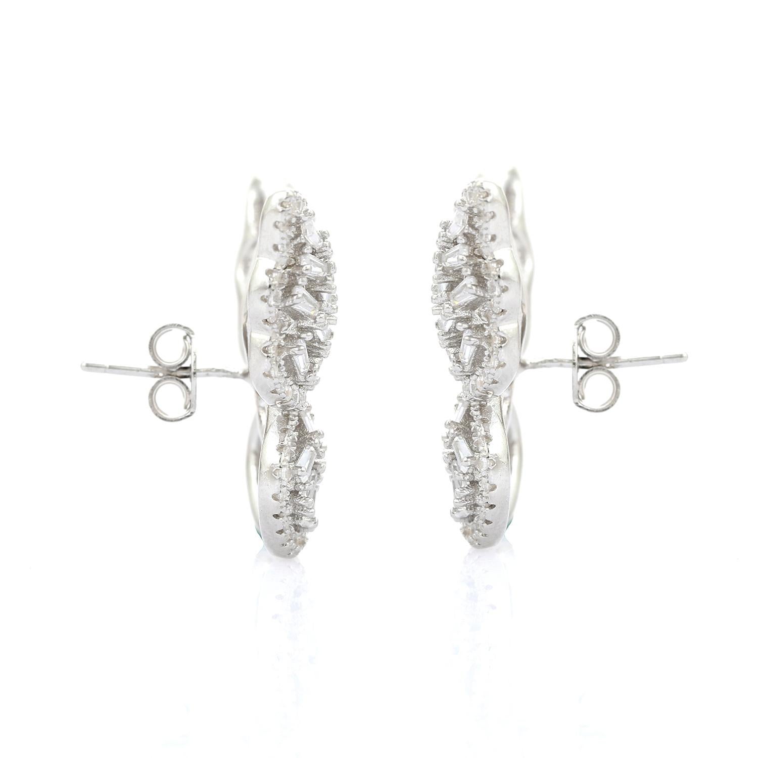 White Rhinestone Butterfly Cluster Studs Earring for Her in Silver Jewelry In New Condition For Sale In New York, NY