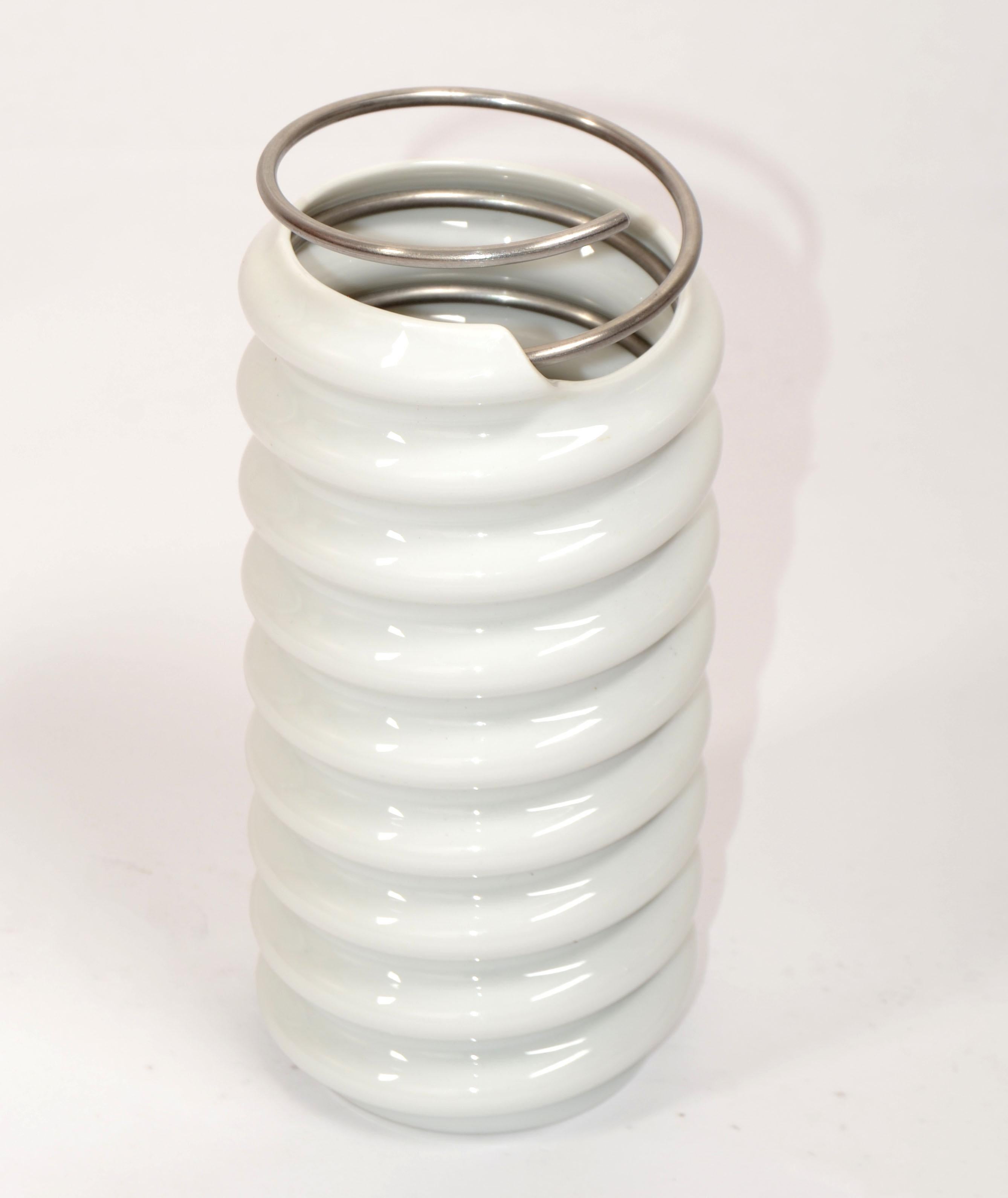 White Ringoletto Porcelain Vase by Ron Arad for Rosenthal Studio Line Germany 6
