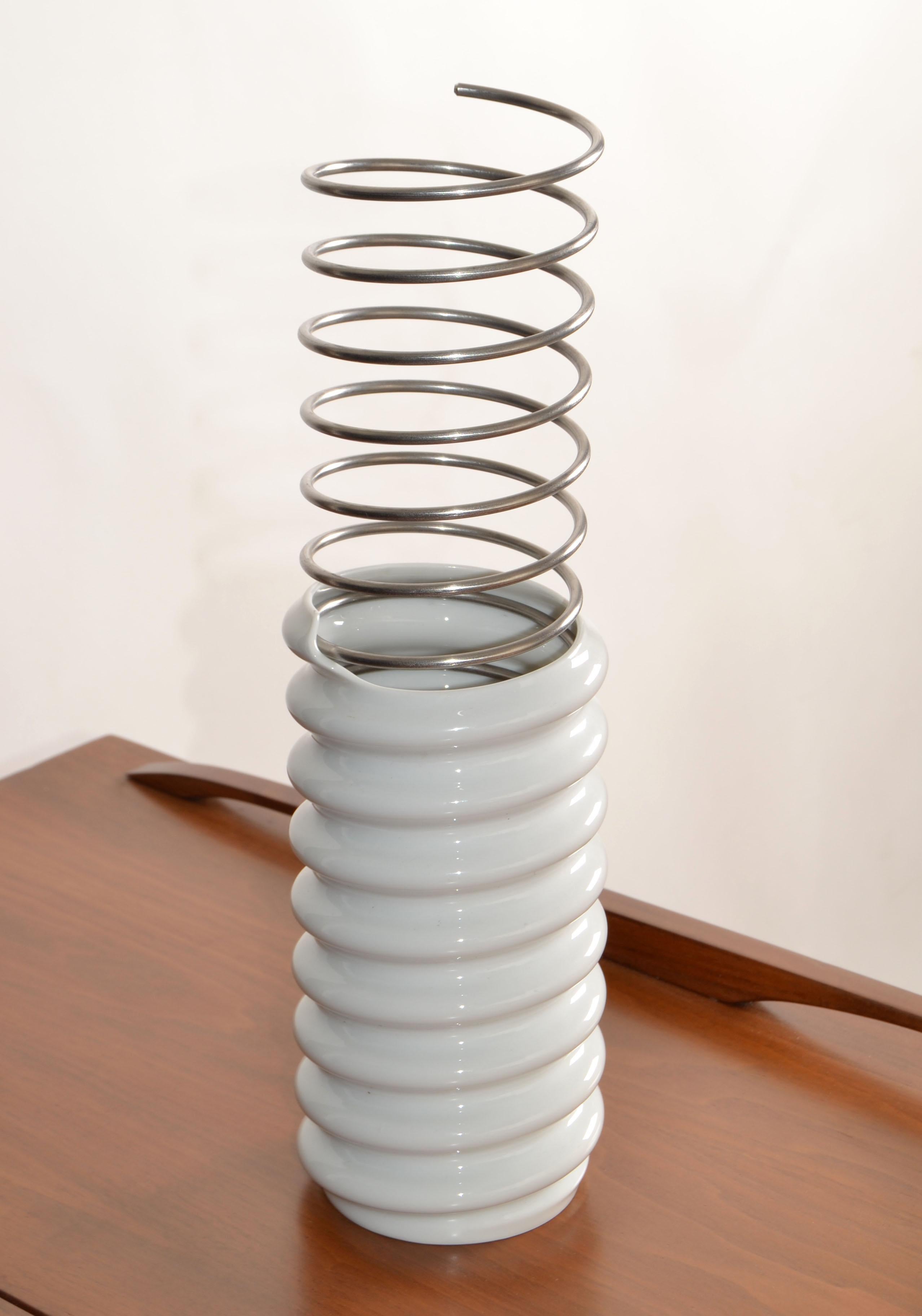 White Ringoletto Porcelain Vase by Ron Arad for Rosenthal Studio Line Germany In Good Condition In Miami, FL