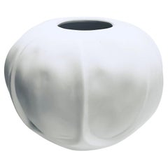 Weiße Vase mit Ripple-Effekt, dänisches Design, China, Contemporary
