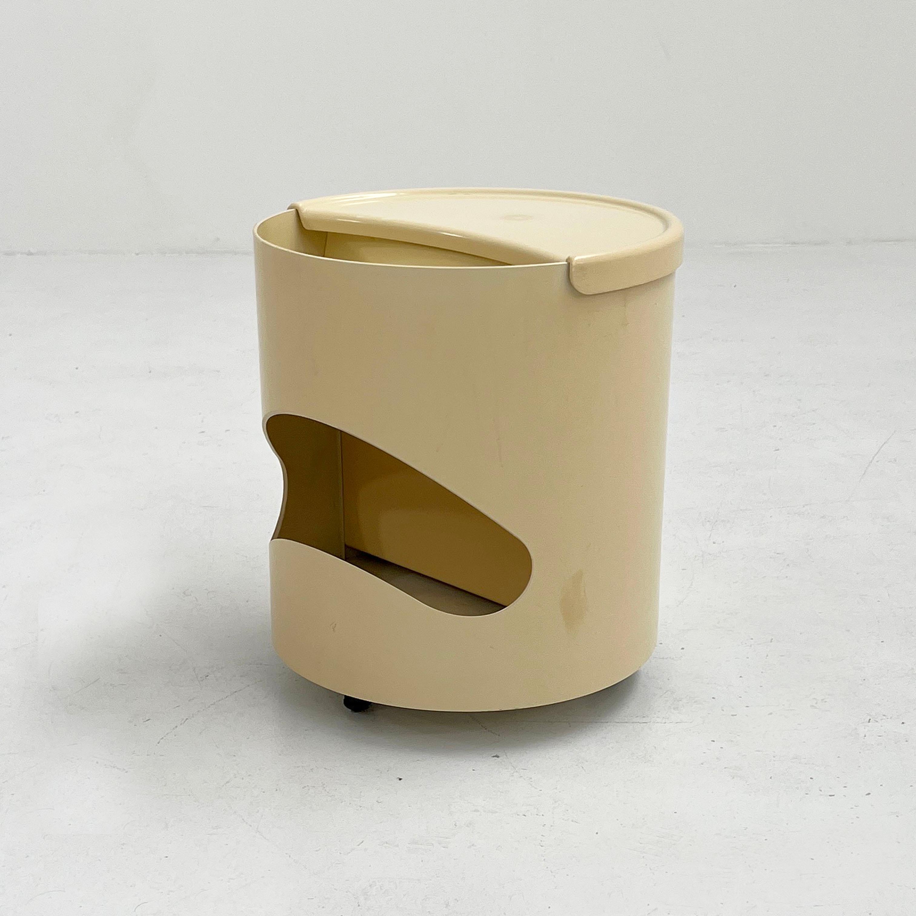 Designer - Joe Colombo
Producer - Elco
Model - Robo Side Table
Design Period - Seventies
Measurements - Width 39 cm x Depth 39 cm x Height 44 cm
Materials - Plastic
Color - White
Light wear consistent with age and use. Yellowing of the