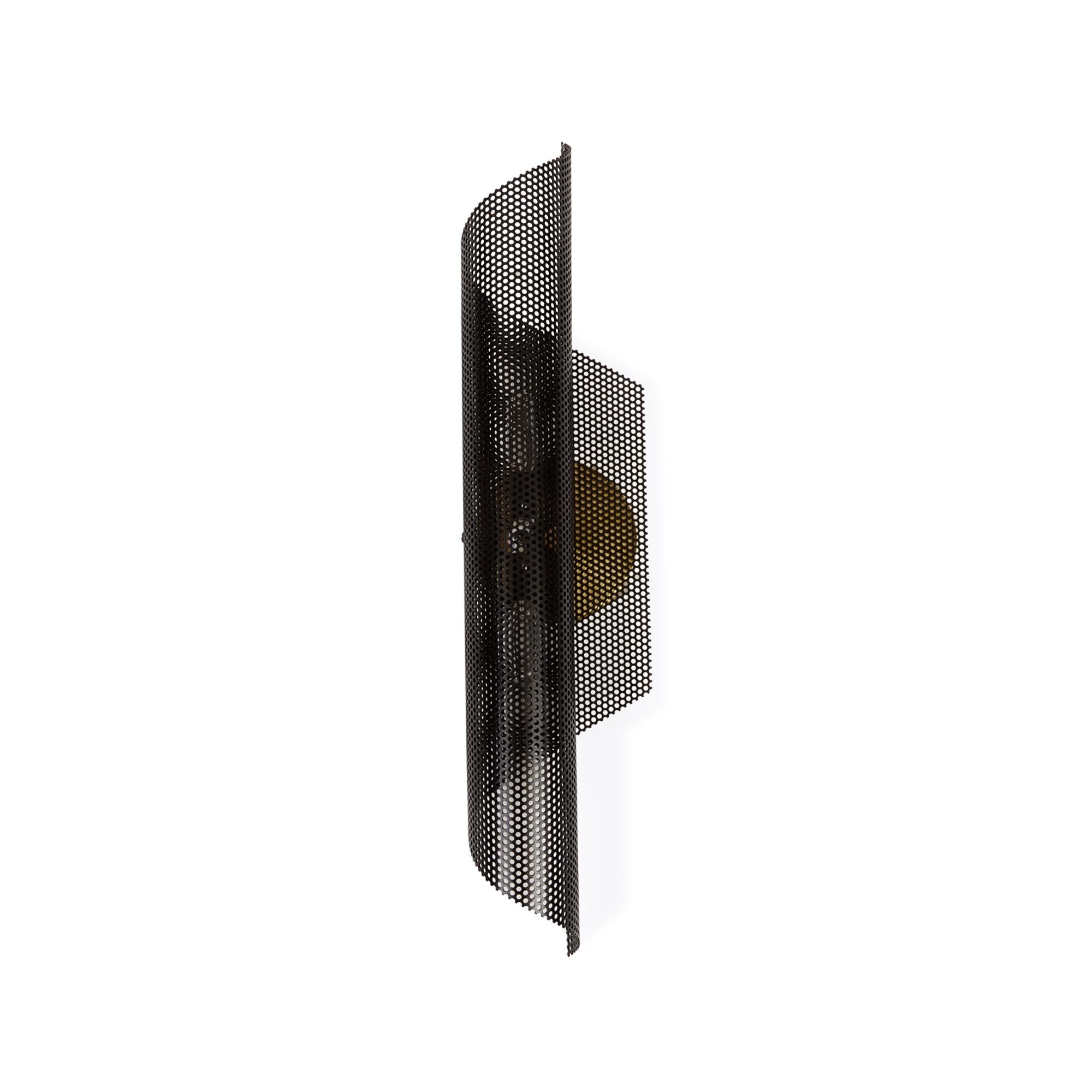Aplique perforado enrollado blanco by Lawson-Fenning Estadounidense en venta