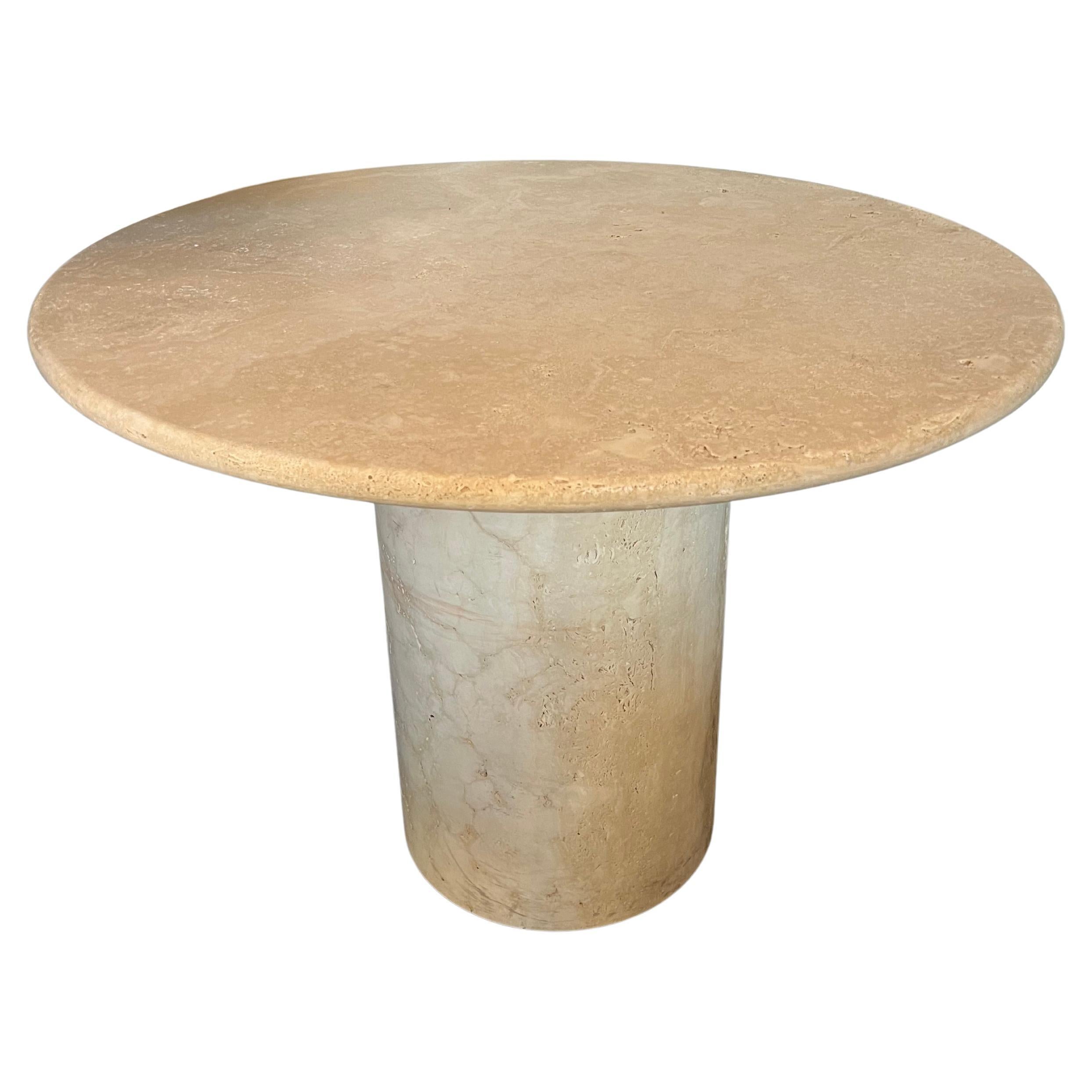 Mesa de comedor de travertino romano blanco de Le Lampade