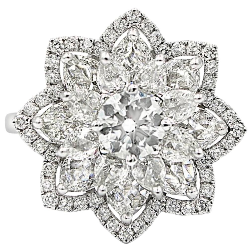 Bague en or 18 carats avec diamants blancs taille rose et diamants ronds brillants en vente