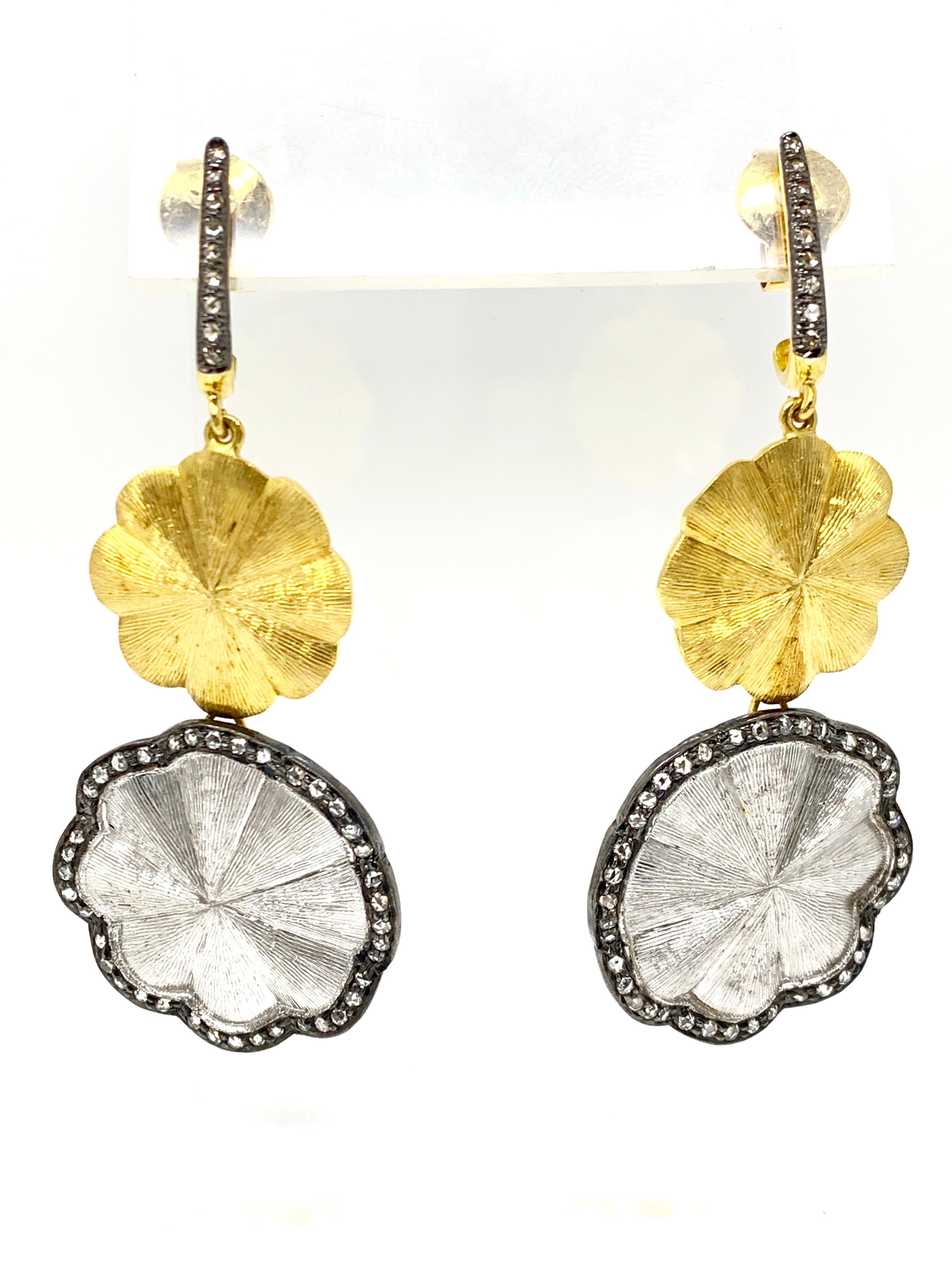 White Rose Cut Diamond Chandelier Earrings in 18 Karat White and Yellow Gold For Sale 1