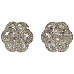 Clous d'oreilles en or blanc 18 carats avec diamants blancs taille rose