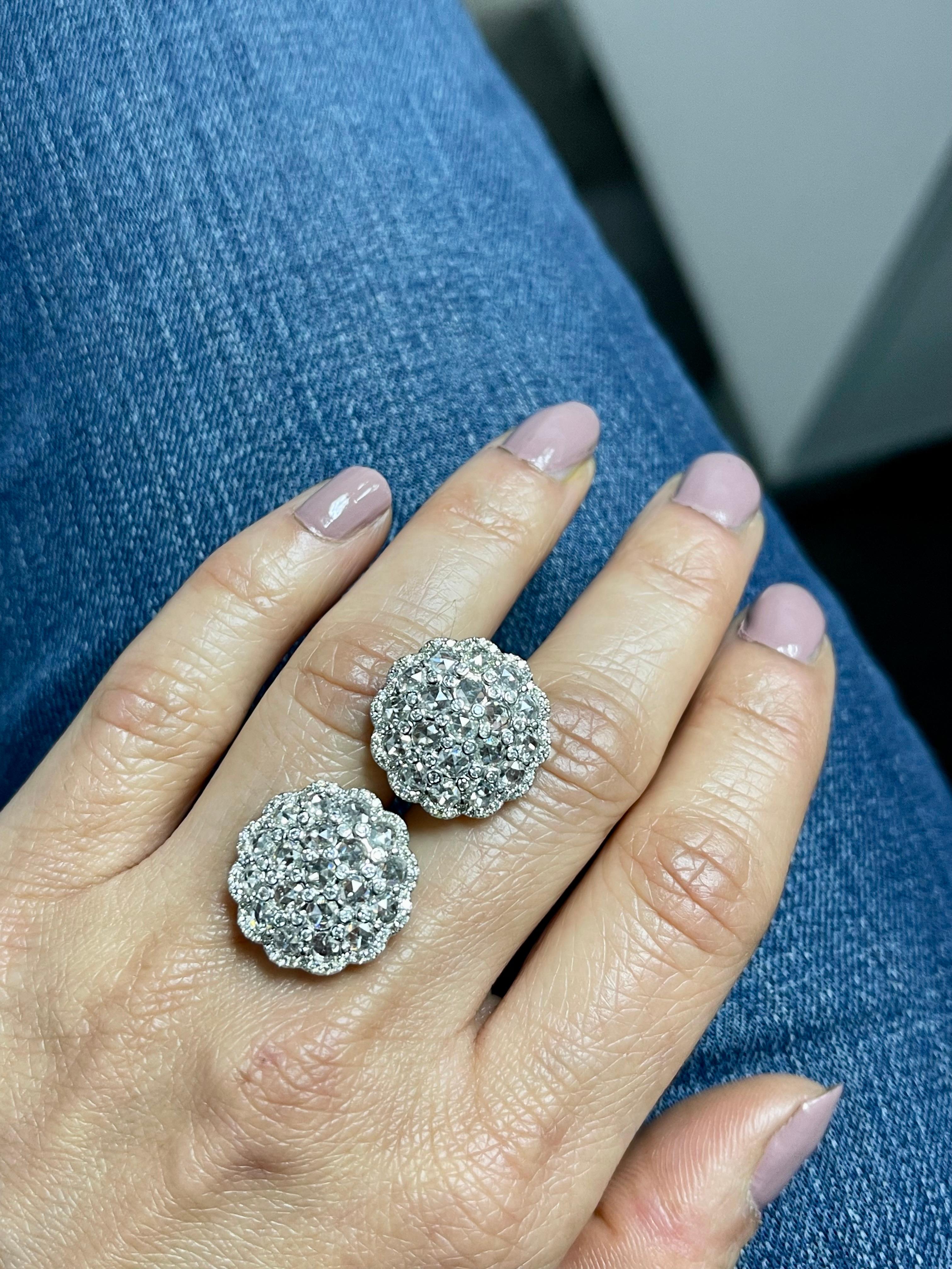 Boucles d'oreilles en or blanc 18 carats avec diamants ronds, brillants et taillés en rose. Pour femmes en vente