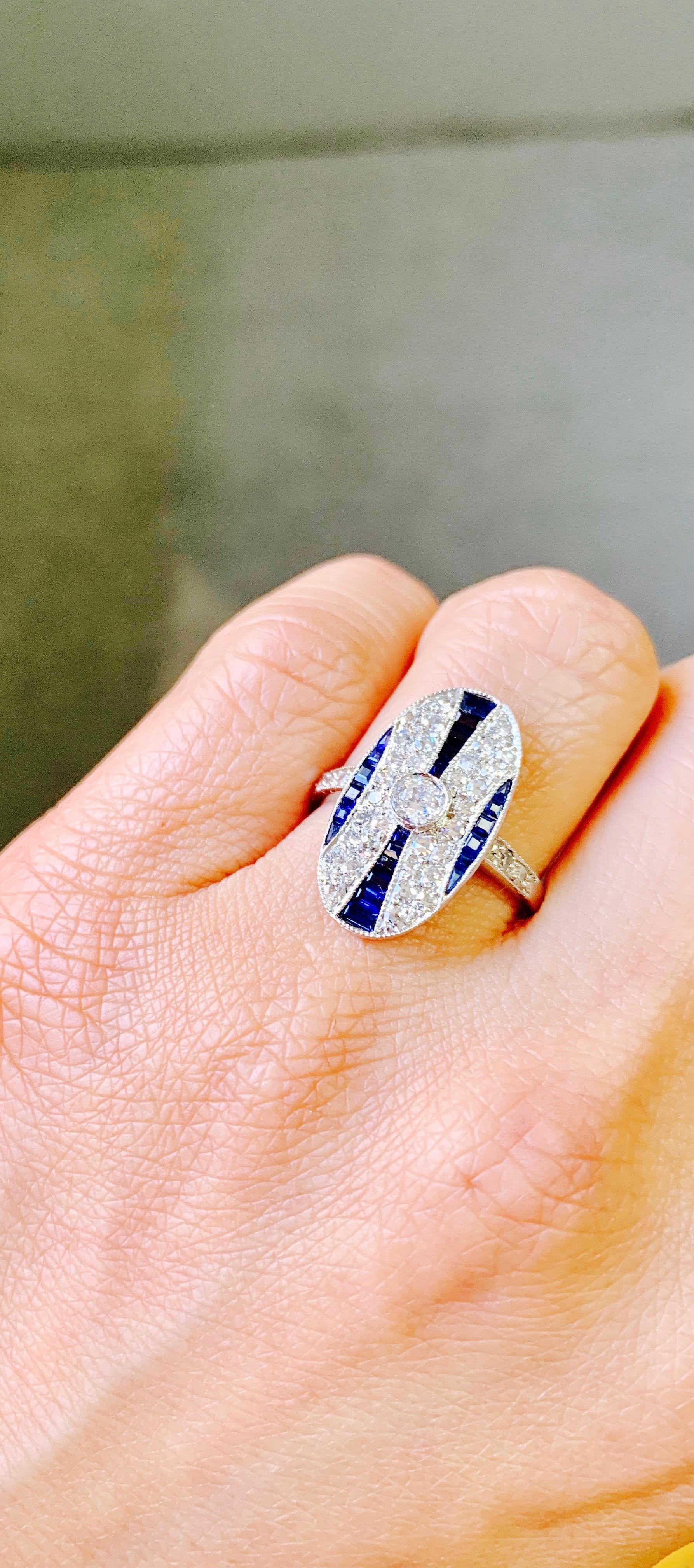 White Round Brilliant Diamond and Blue Sapphire Ring in Platinum For Sale 4