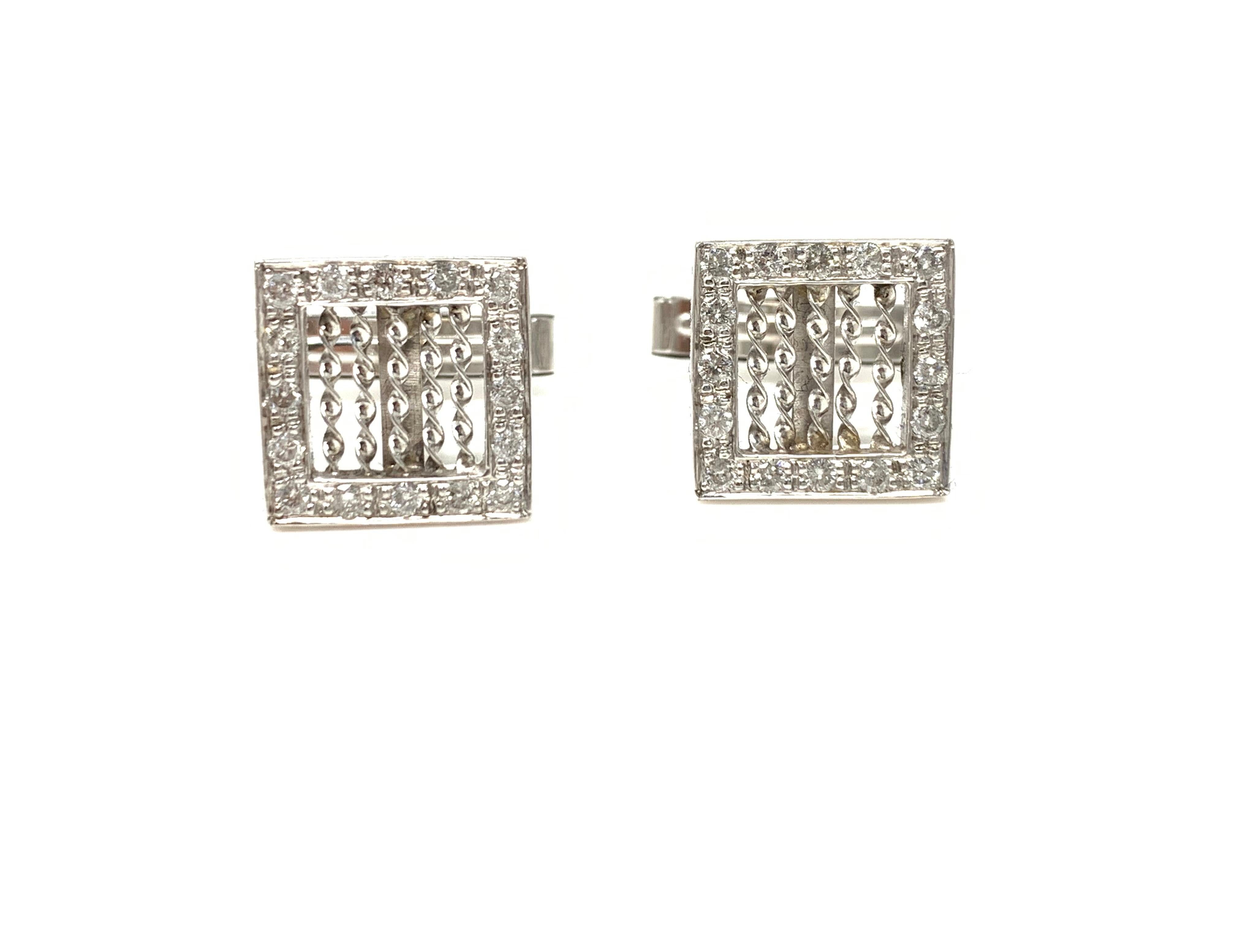 White Round Brilliant Diamond and Gold Cufflinks In New Condition In New York, NY