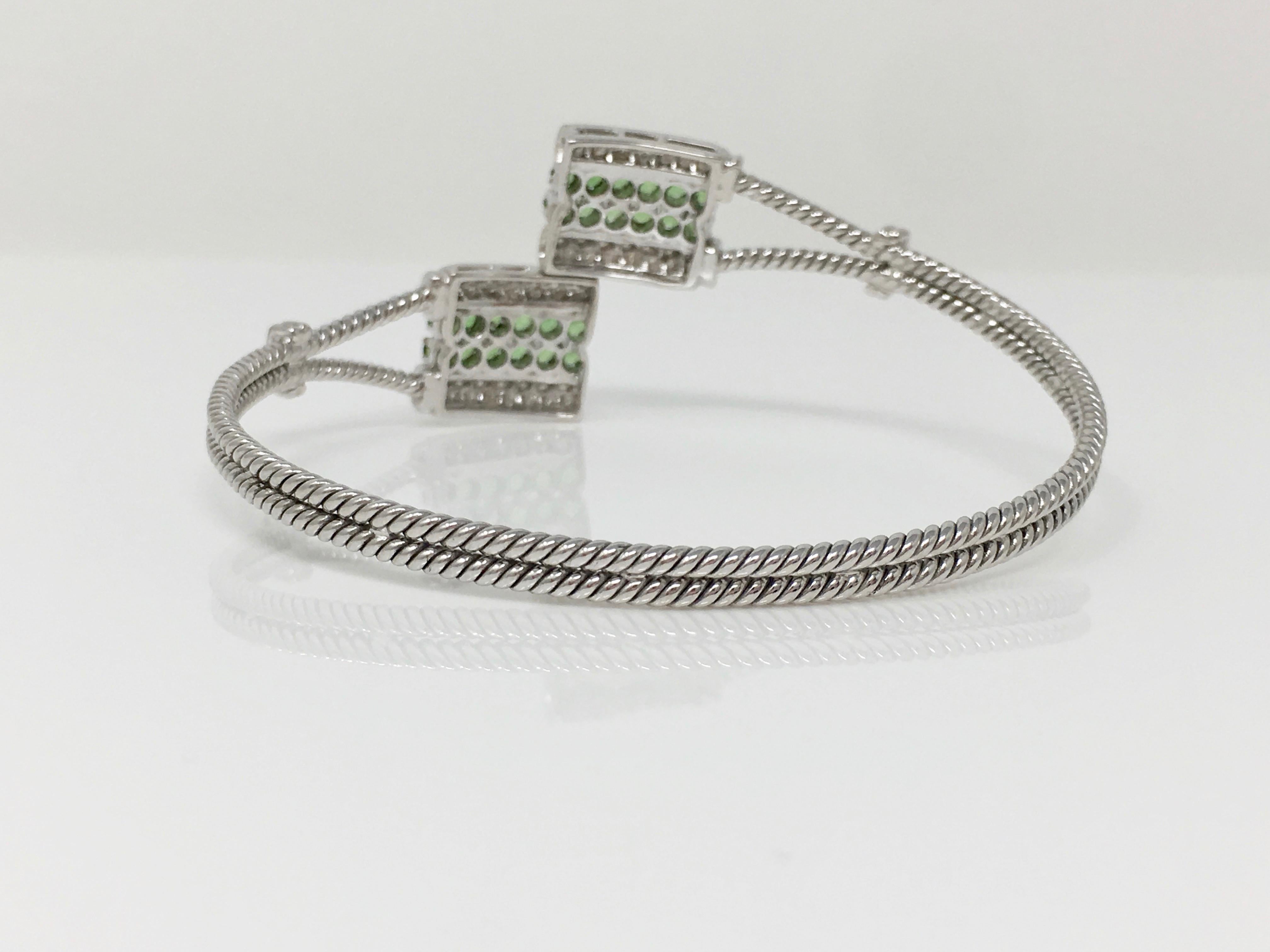 Contemporary White Round Brilliant Diamond And Round Brilliant Tsavorite Flexible Bracelet. For Sale