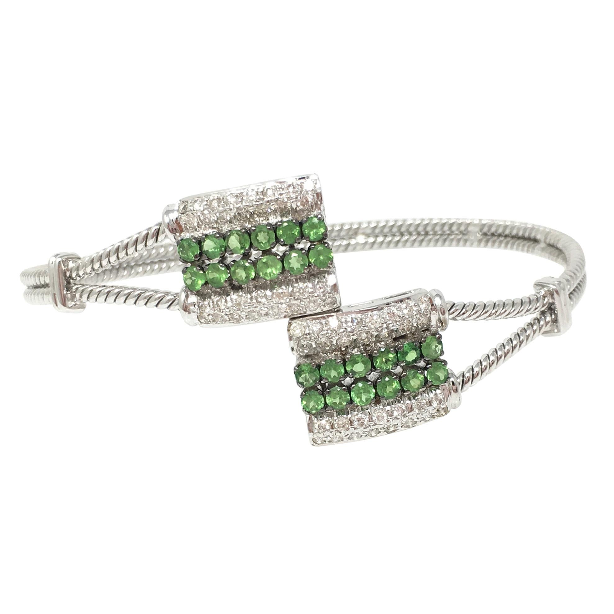 White Round Brilliant Diamond And Round Brilliant Tsavorite Flexible Bracelet. 