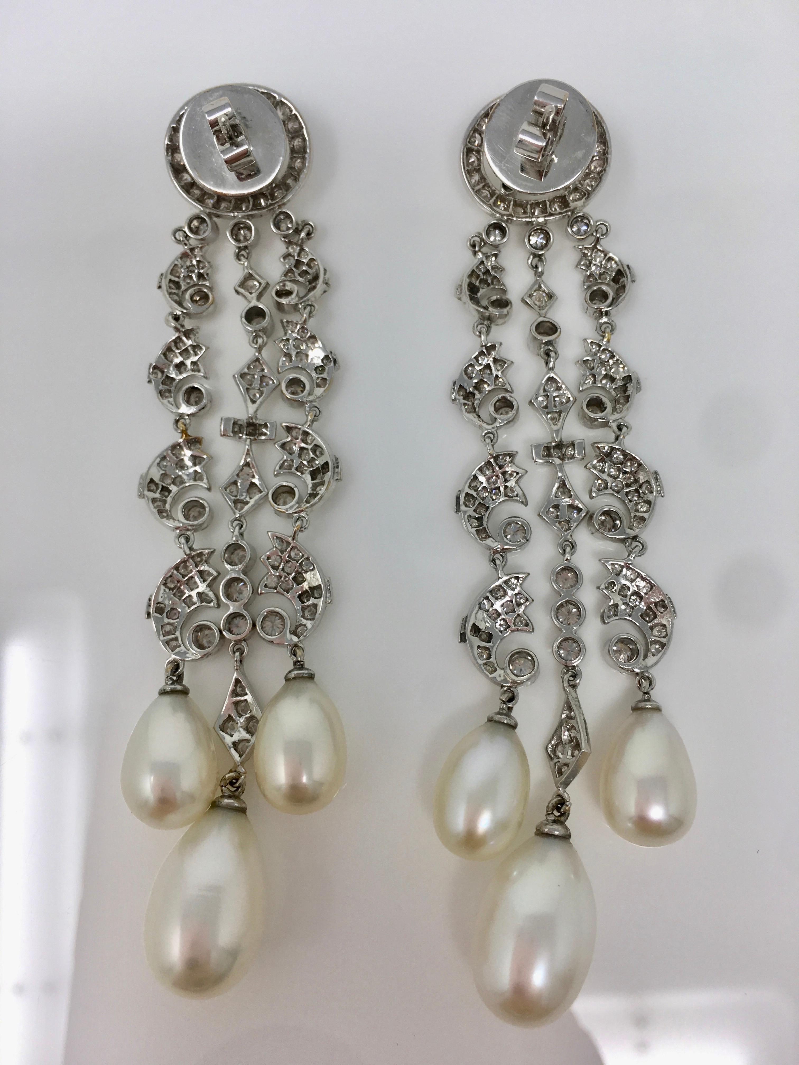 Women's White Round Brilliant Diamond And White South Sea Pearl Earrings In 18k Gold. For Sale