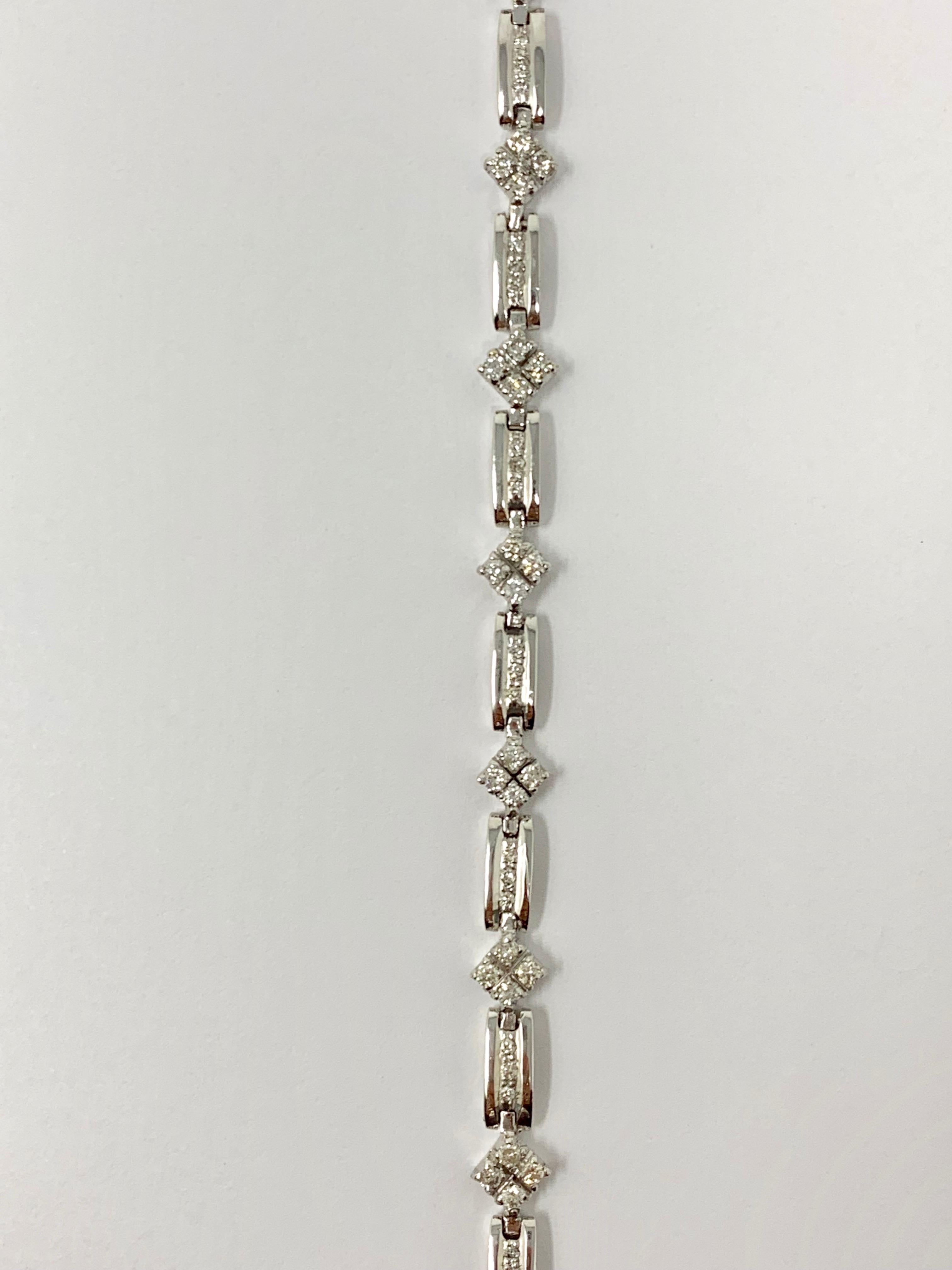 Weißes rundes Brillant-Diamant-Armband aus 14 Karat Weißgold im Angebot 1