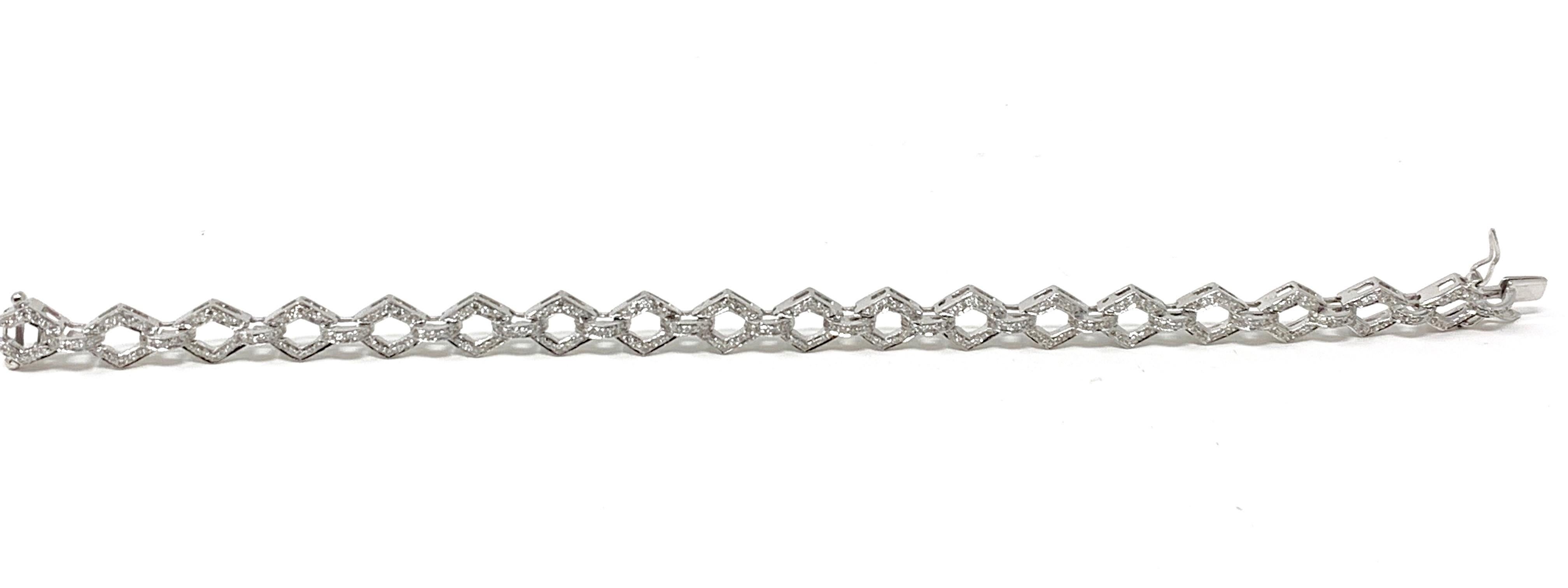 Weißes rundes Brillant-Diamant-Armband aus 18 Karat Weißgold im Angebot 3