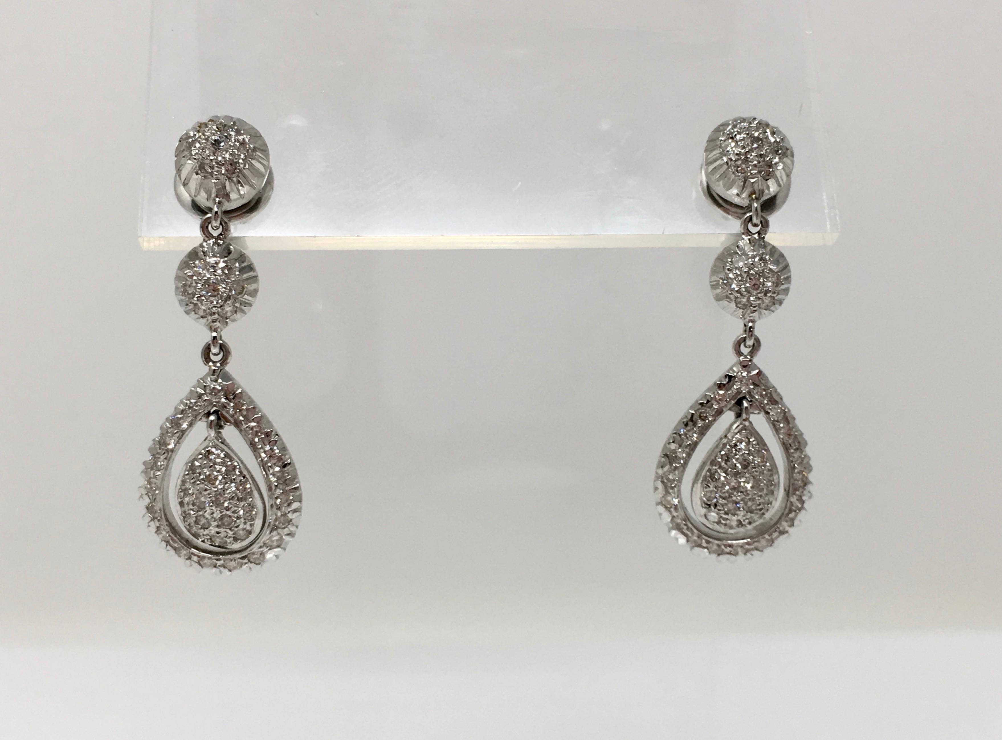 Round Cut White Round Brilliant Diamond Dangle Earrings With Matching Necklace In 18K Gold For Sale