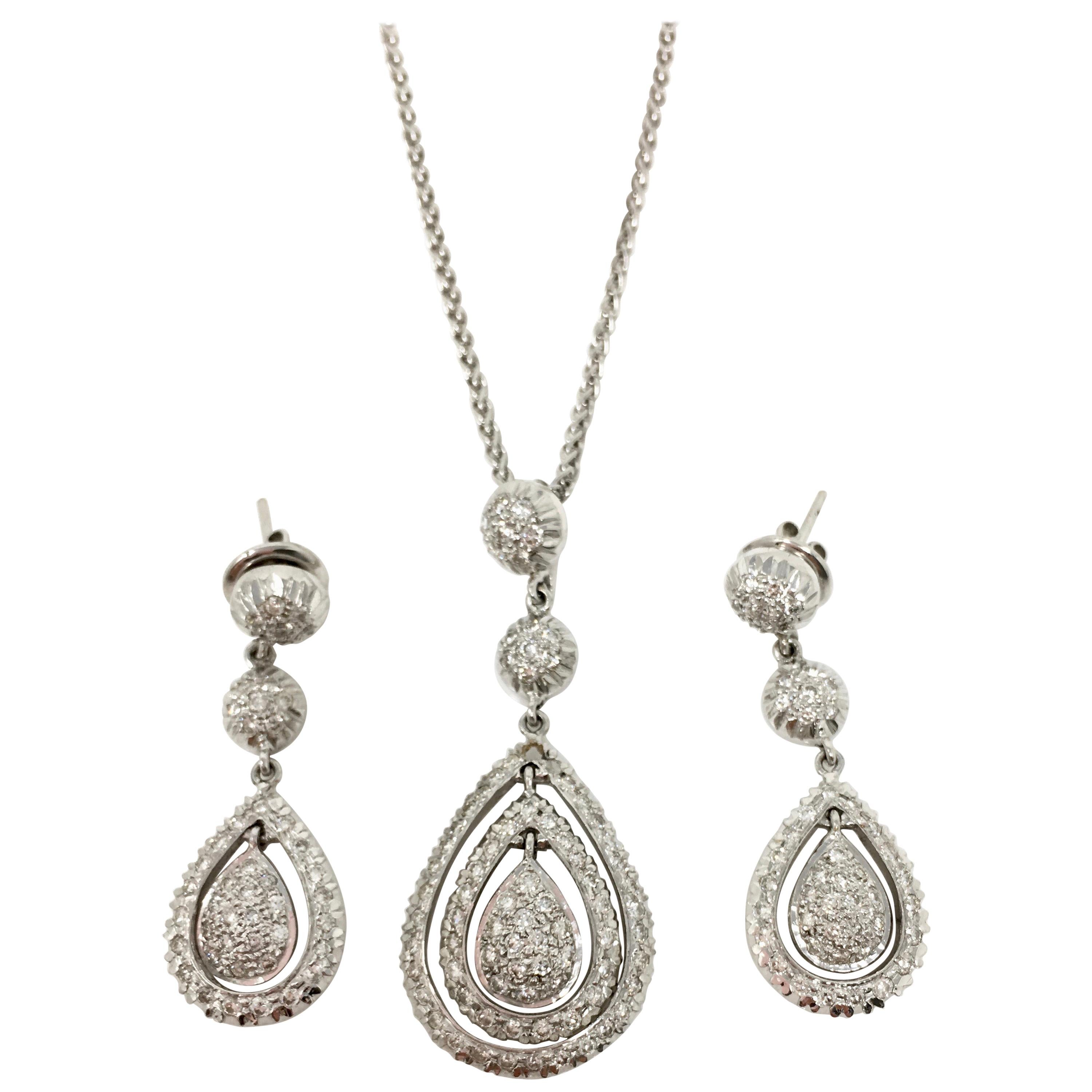 White Round Brilliant Diamond Dangle Earrings With Matching Necklace In 18K Gold