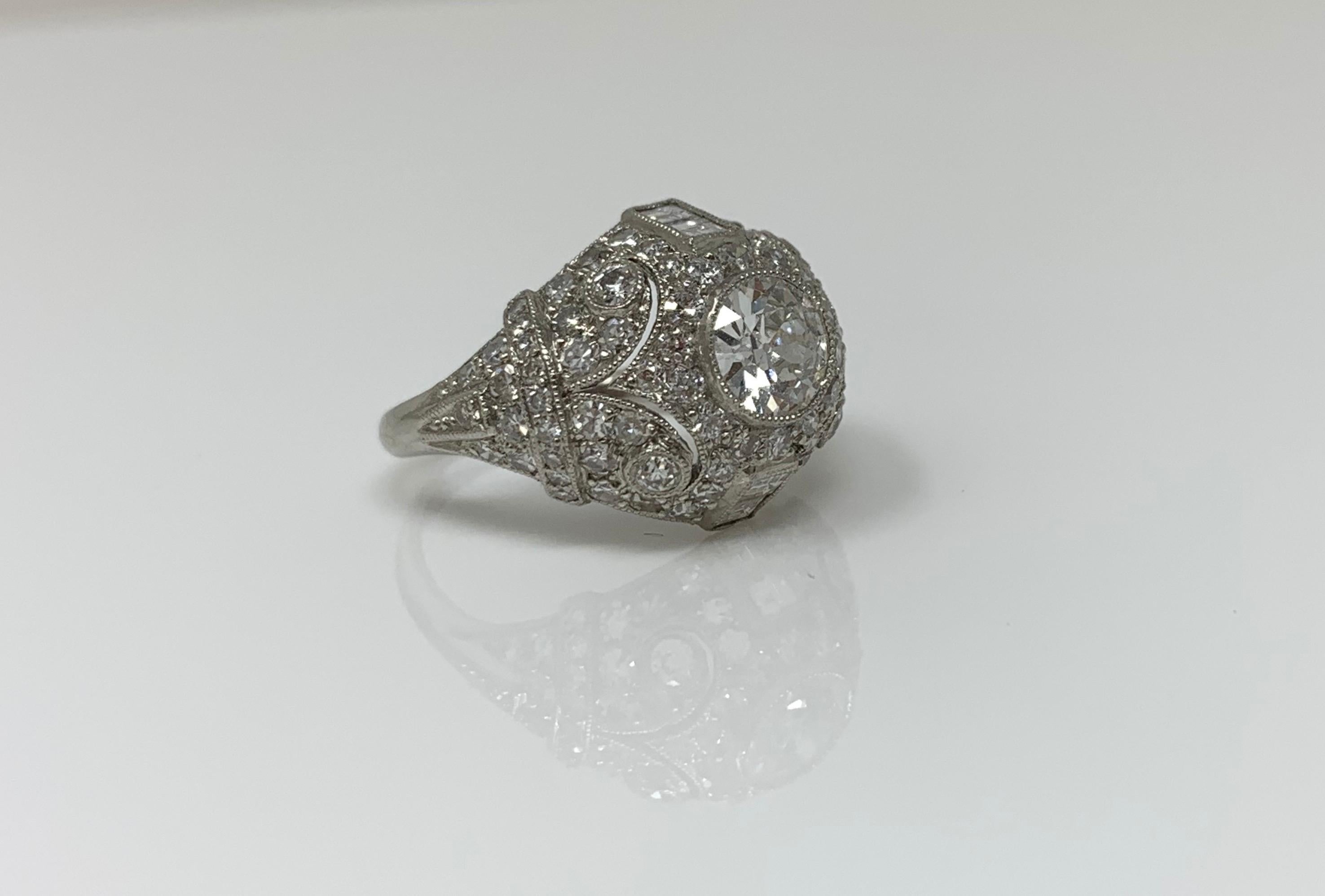 White Round Brilliant Diamond Engagement Ring in Platinum For Sale 3