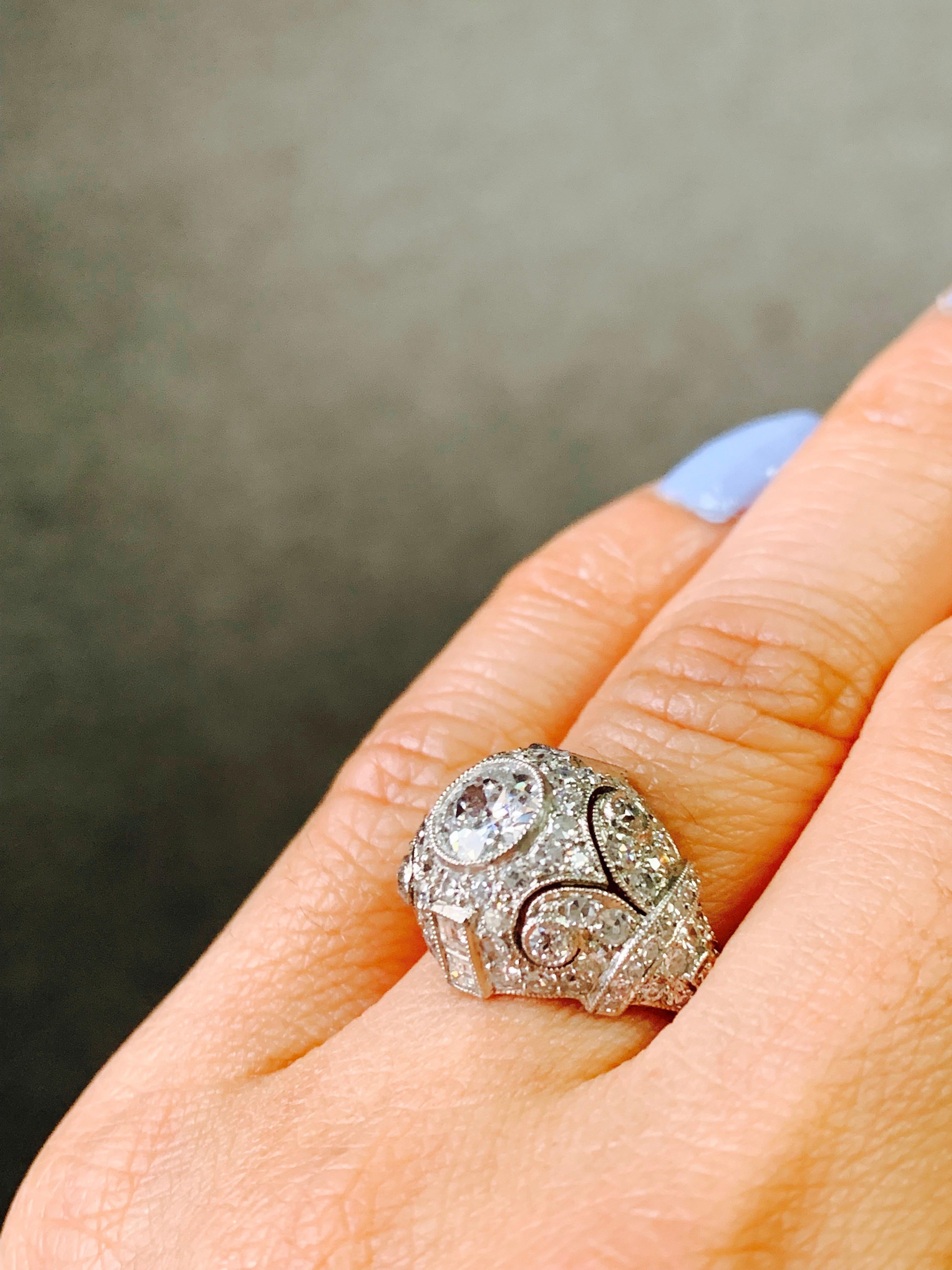 Women's White Round Brilliant Diamond Engagement Ring in Platinum For Sale