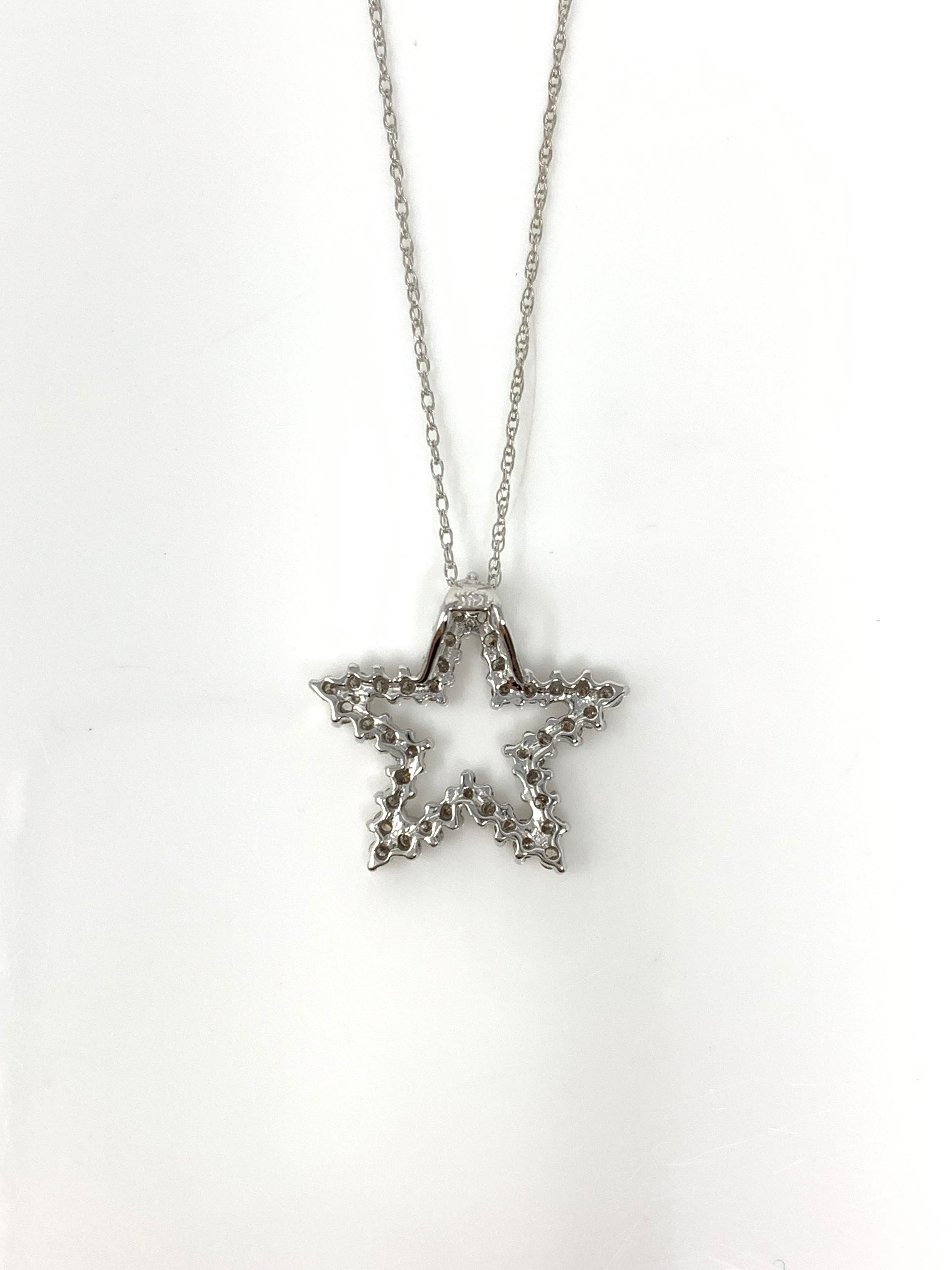 Taglio rotondo Ciondolo a stella con diamante tondo e brillante di colore bianco in vendita