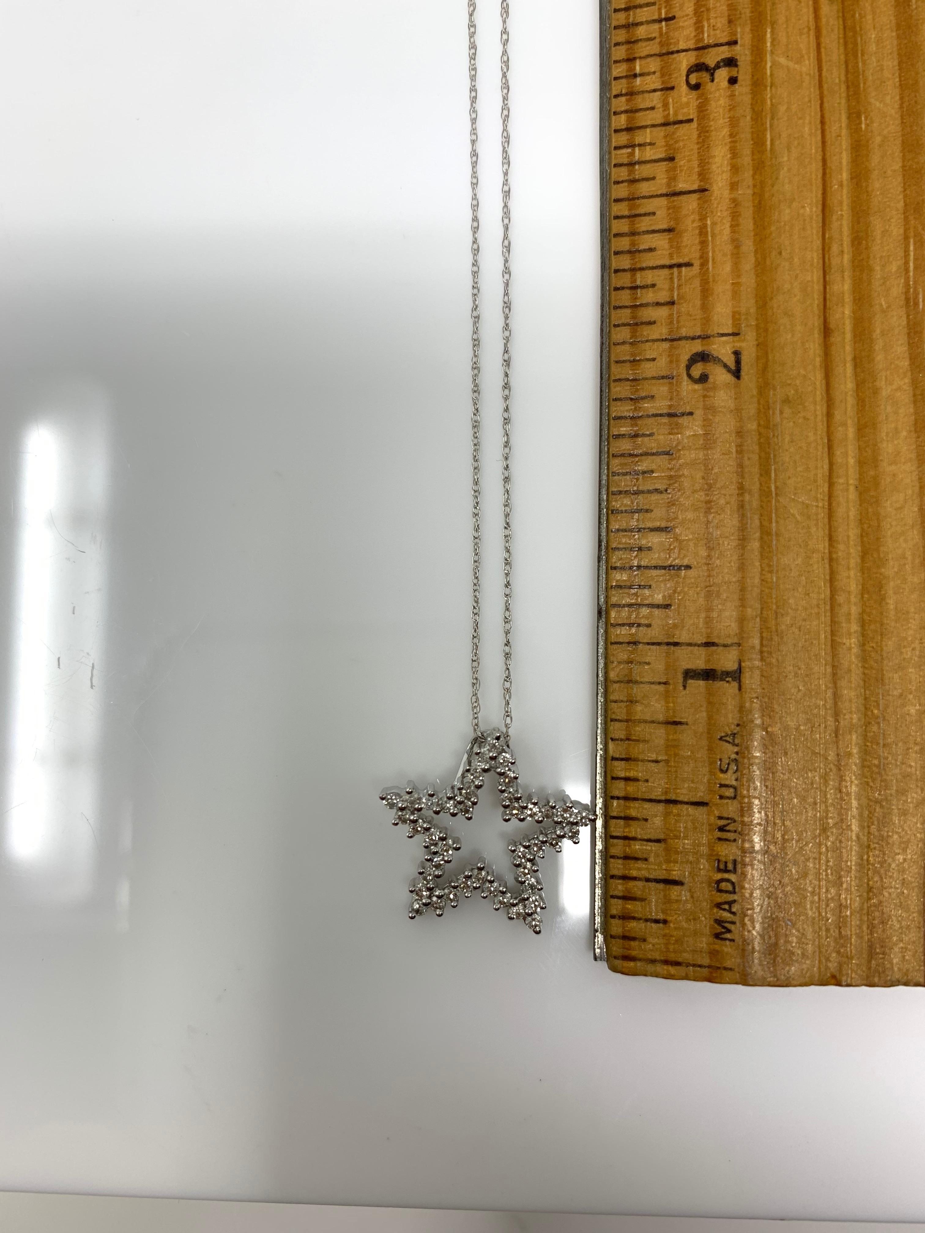 Ciondolo a stella con diamante tondo e brillante di colore bianco In condizioni Nuovo in vendita a New York, NY