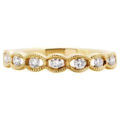 White Round Diamond 18 Karat Gold 7-Stone Fashion Bridal Filigree Band Ring