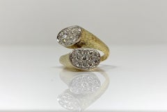 Bypass-Cocktailring aus Gelbgold mit weißem runden Diamanten