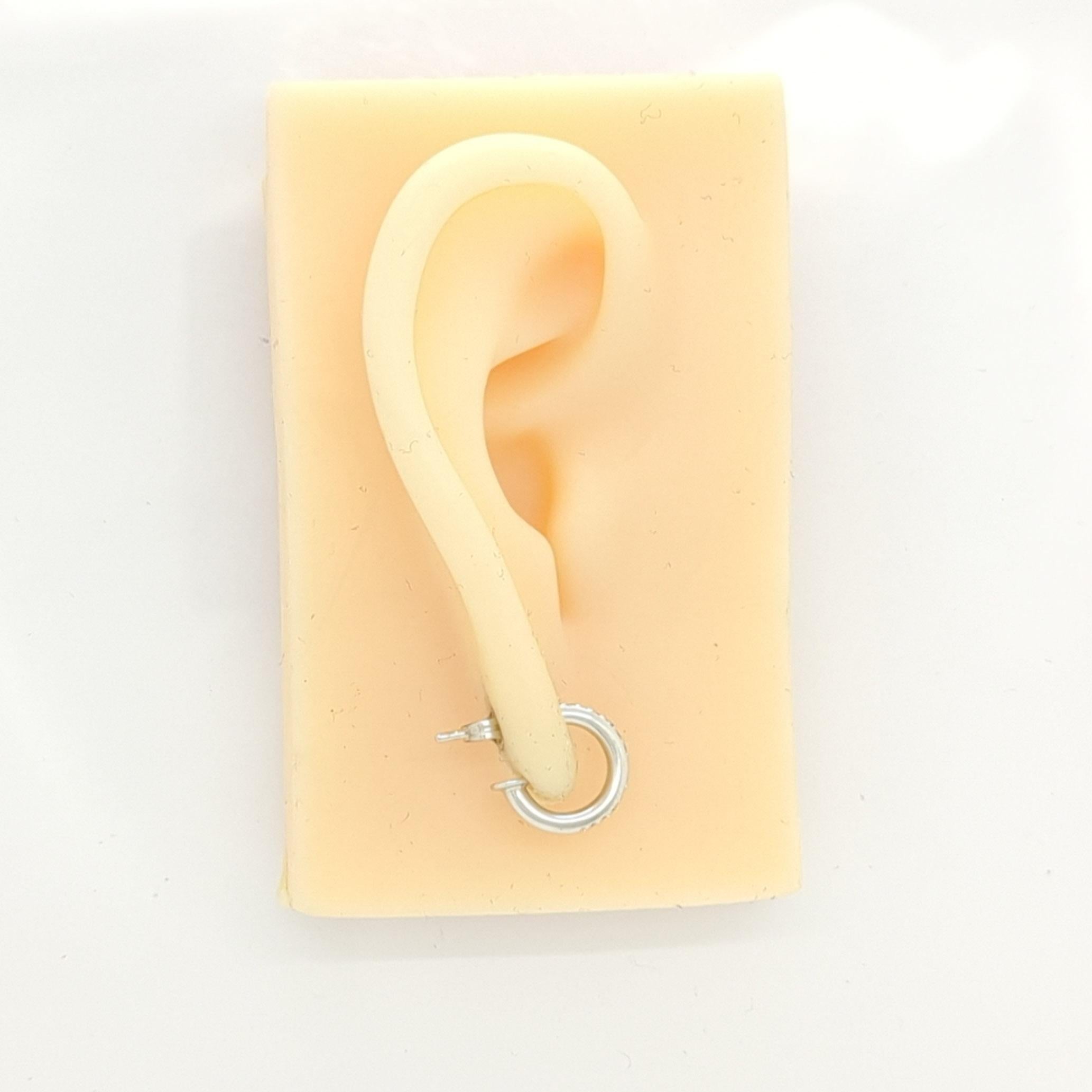 White Round Diamond Dangle Earrings in 18k White Gold For Sale 2