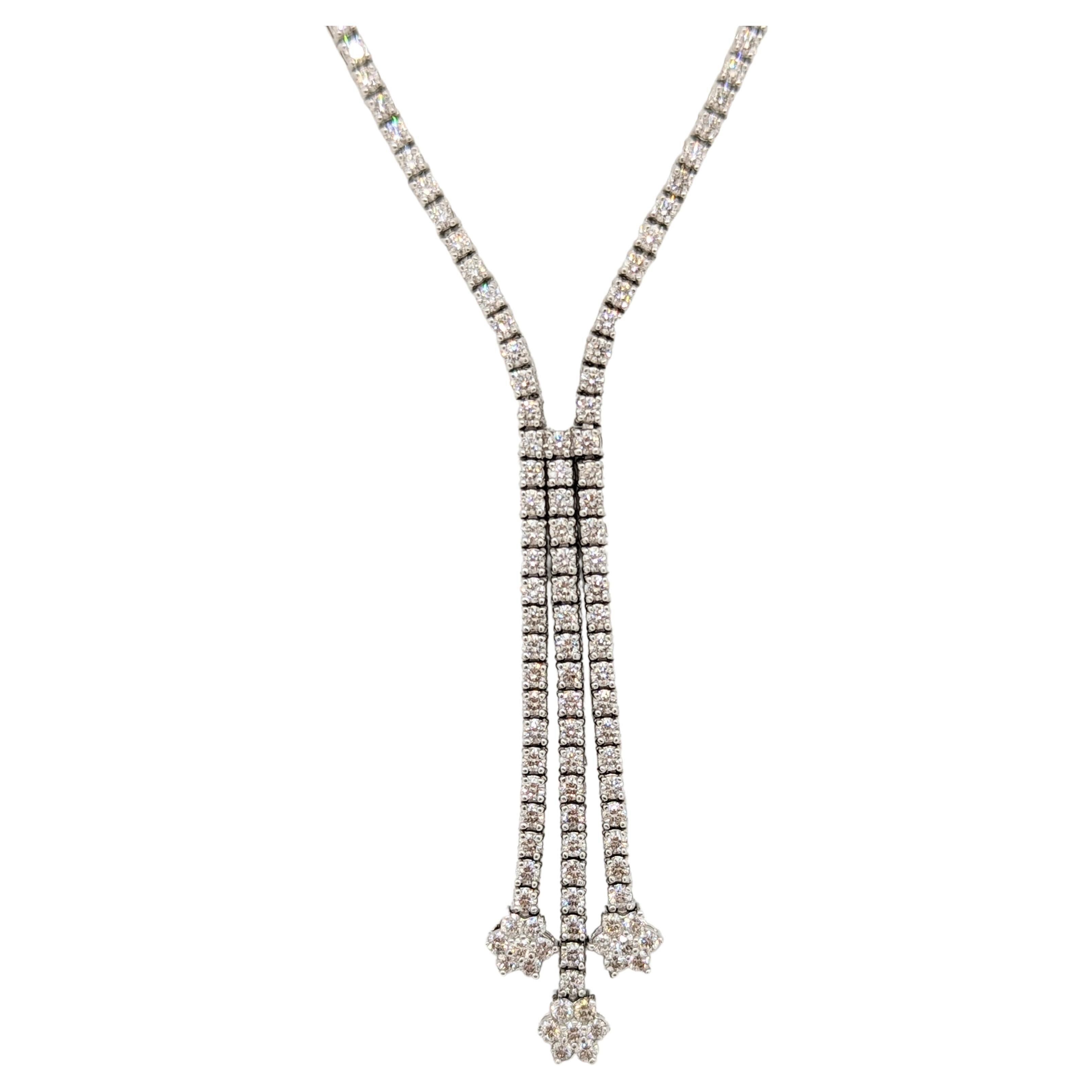 Collier pendentif en or blanc 18 carats avec diamants ronds blancs