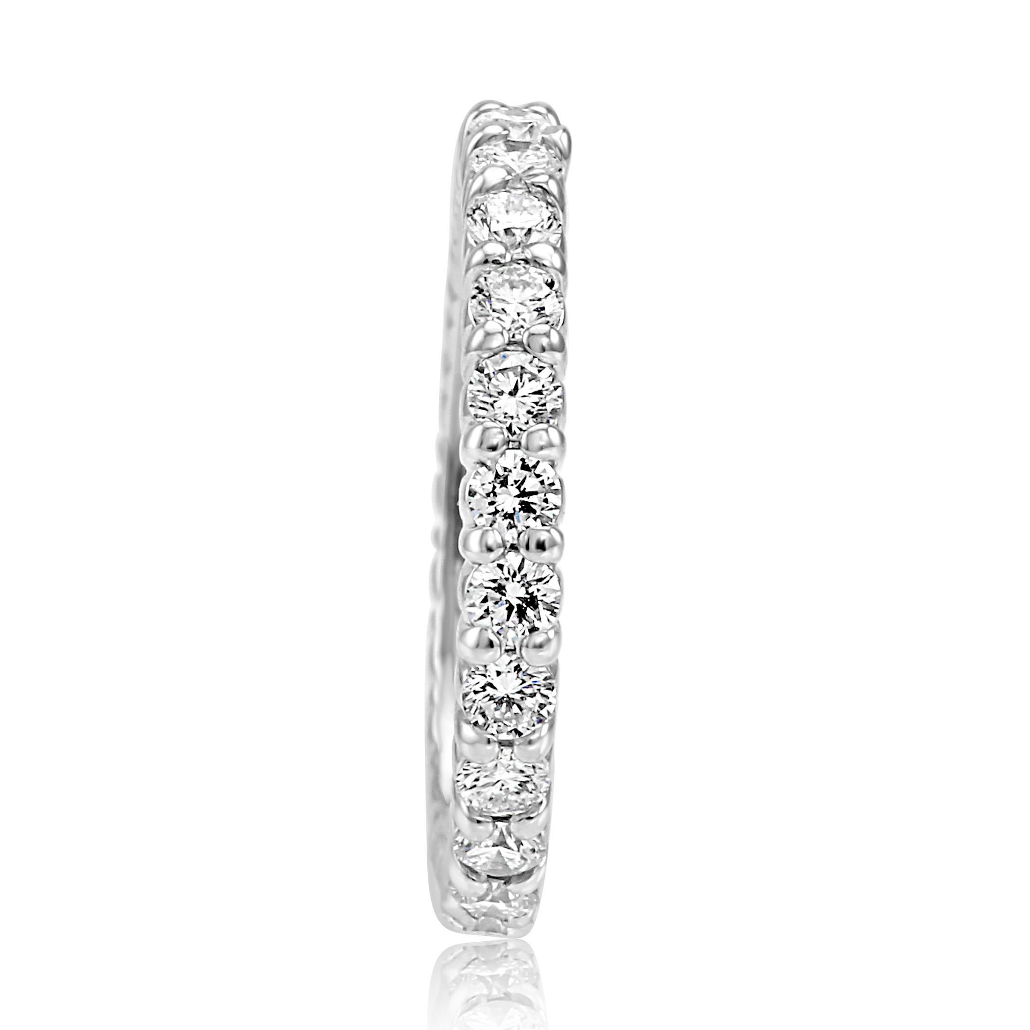 White Round Diamond Platinum Eternity Band Ring In New Condition In NEW YORK, NY