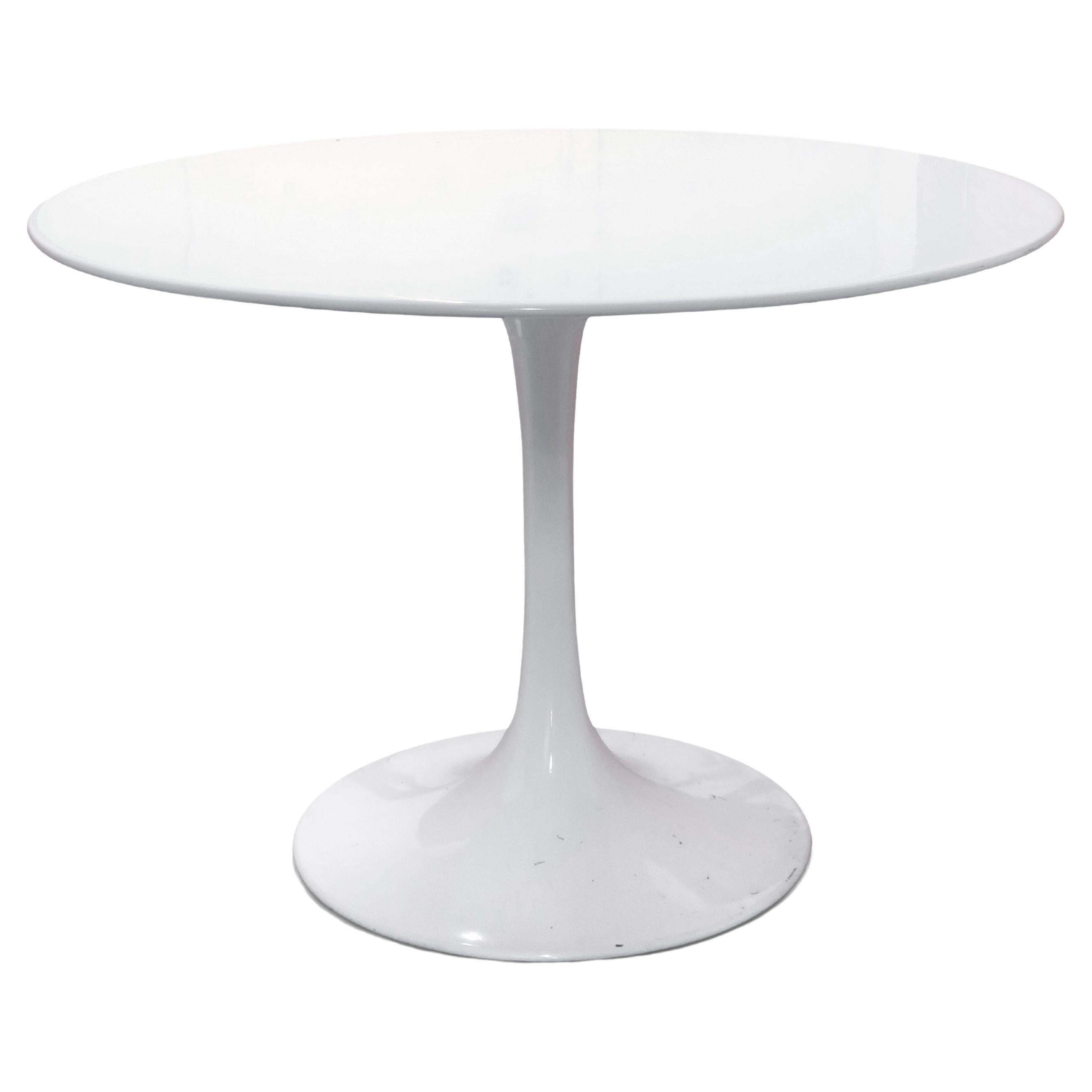 White Round Dining Table with Tulip Base