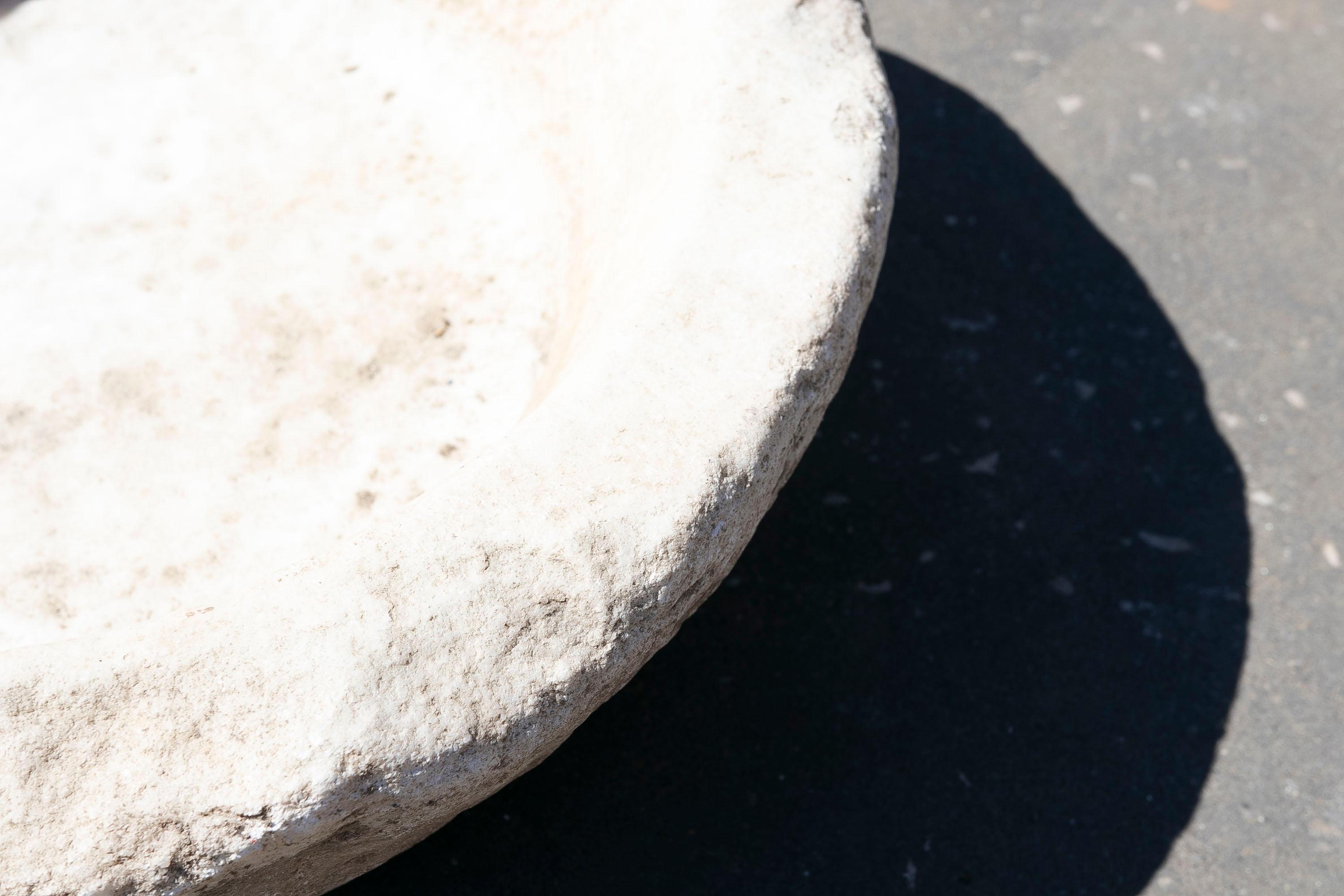 20th Century White Round Hand Carved Marble Washbasin with One Sink in a Single Block For Sale