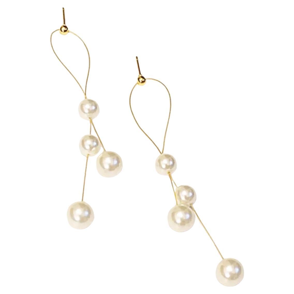 White Round Pearls Long Drop Tassel Chandelier Elegant Gold Pierced Earrings For Sale