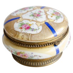 Antique White Round Sèvres Box