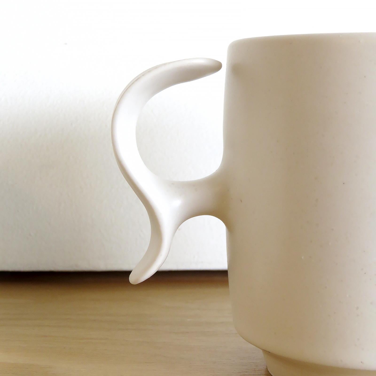 Weiße „S-Handle“-Becher von Jed Farlow im Zustand „Neu“ im Angebot in Los Angeles, CA