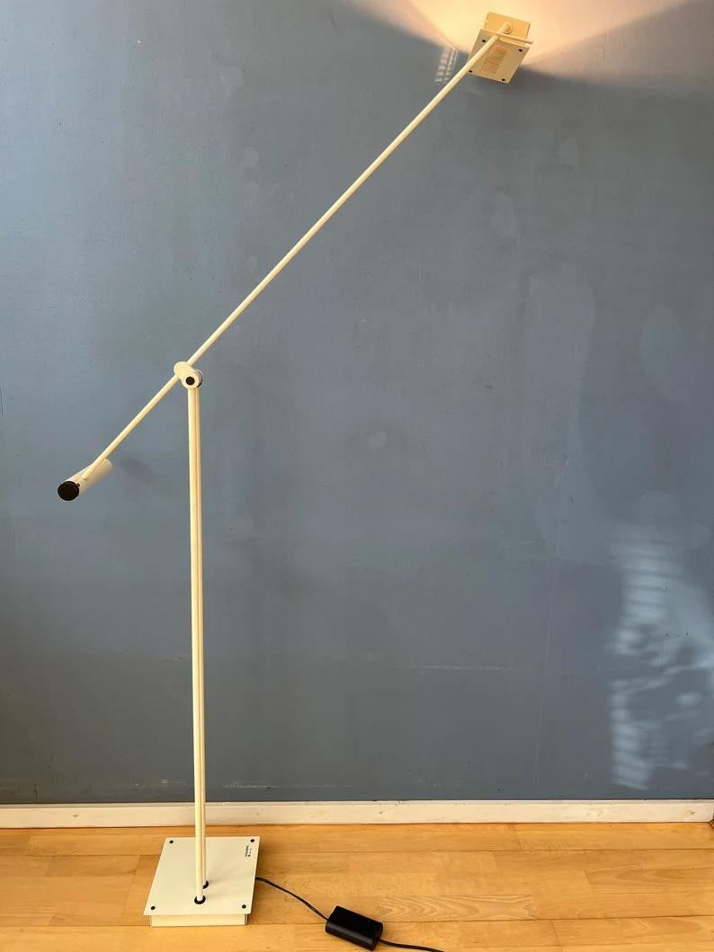 A white 'Samurai' floor lamp by Japanese designer Shigeaki Asahara for Italian lighting manufacturer Stilnovo. The height of this halogen floor lamp is adjustable with a maximum height of 2 meters. The lamp requires one E27 lightbulb and currently