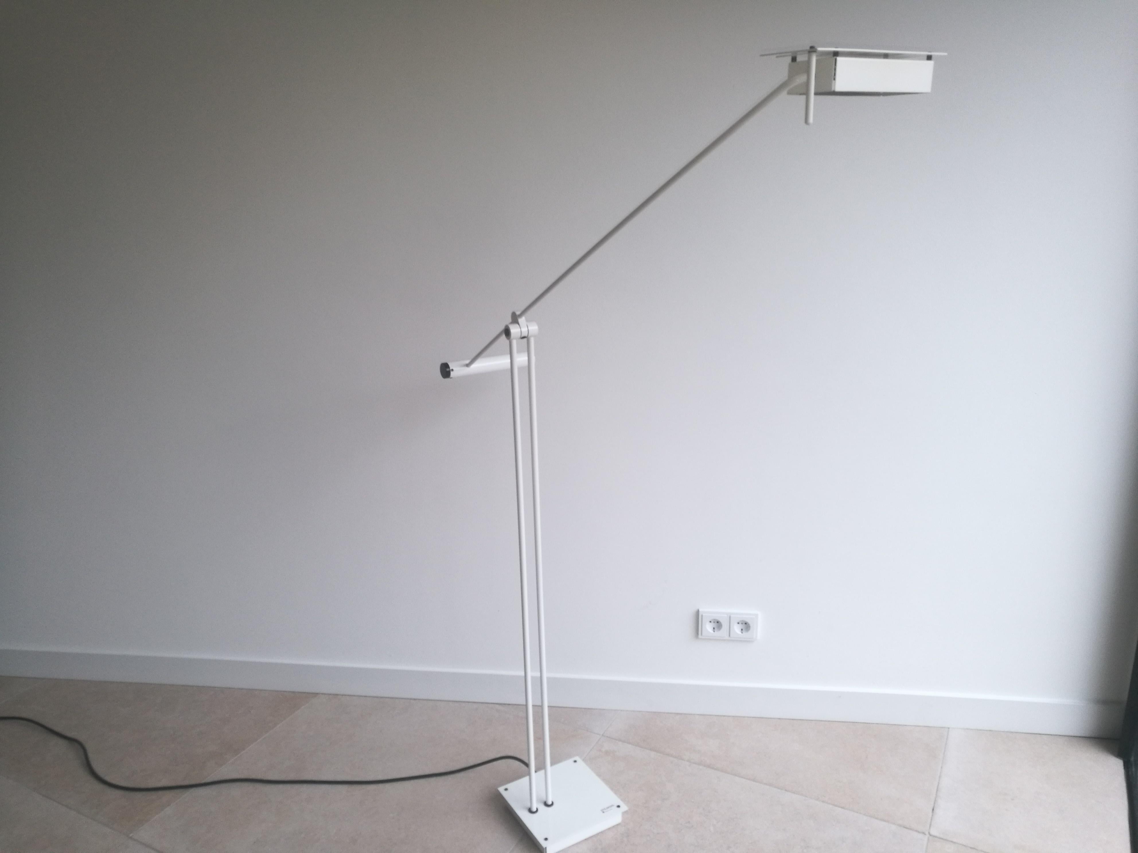 The Samurai floor lamp is designed by Japanese Designer Sigheaki Asahara for Stilnovo in the early 1980s. The height of this halogen lamp is adjustable with a maximum height of 2 meters. The dimmer is subtly incorporated in the counter