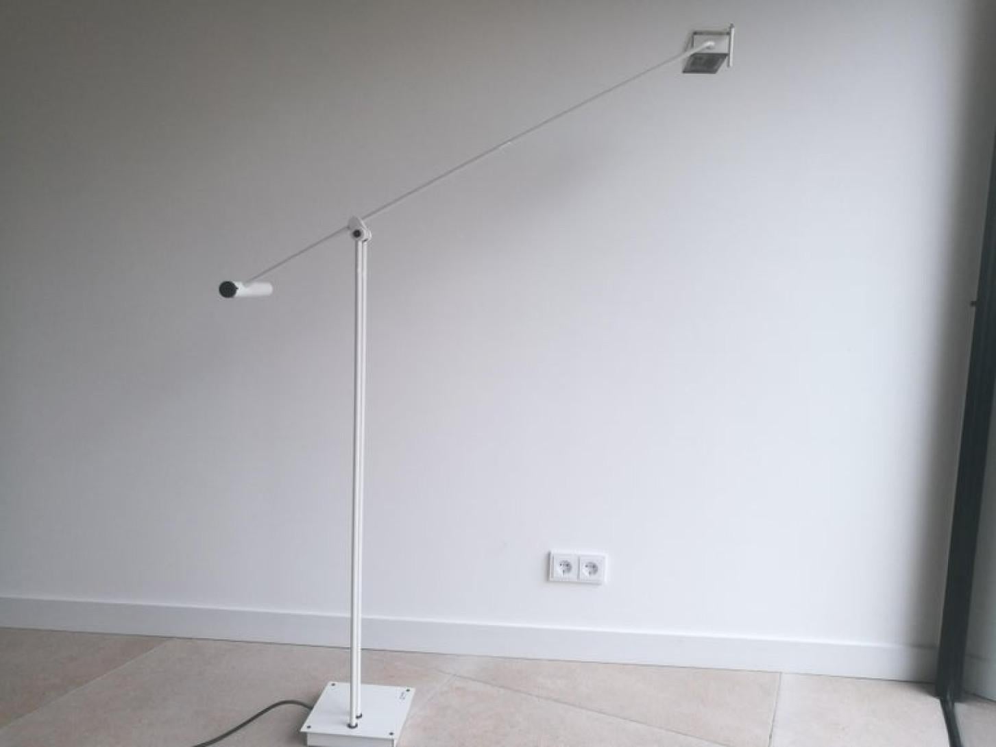 Italian White Samurai Floor Lamp by Sigheaki Asahara Voor Stilnovo, 1980s For Sale