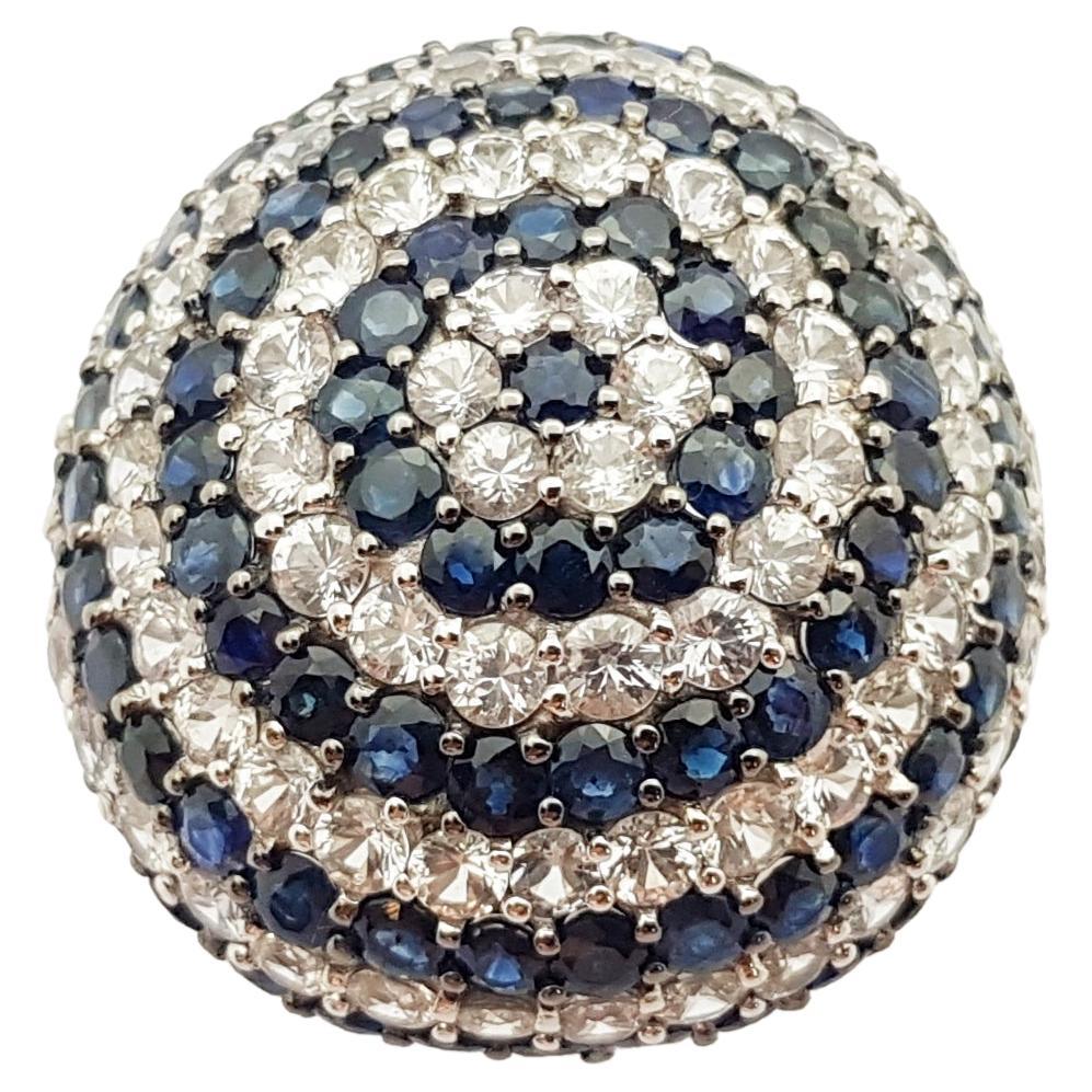 Ring mit weißem Saphir und blauem Saphir in Silberfassung im Angebot